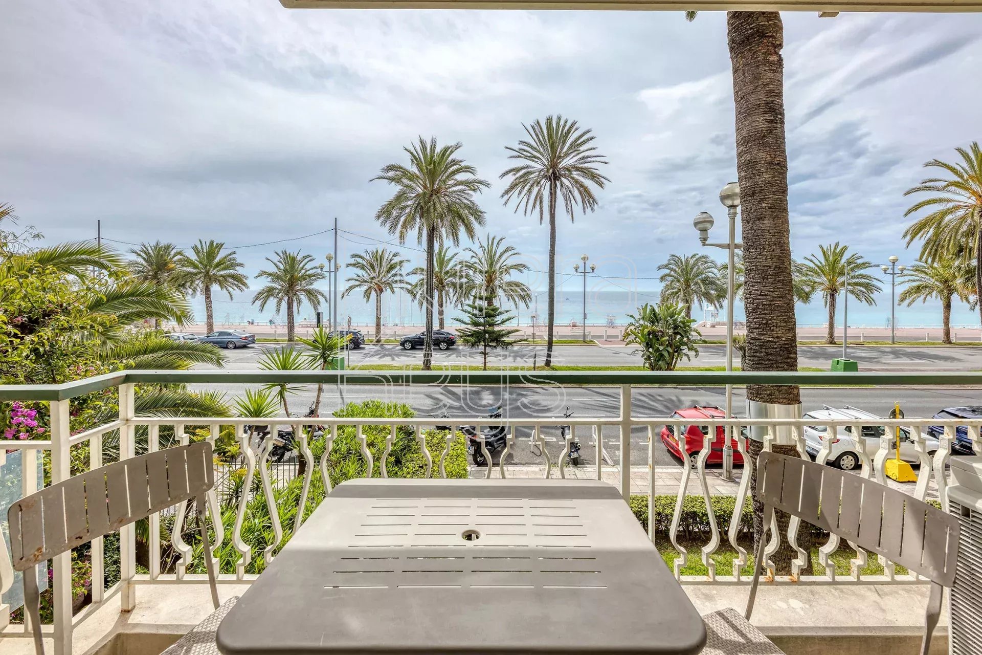 NICE – Promenade des Anglais: 2-bedroom apartment with 2 terraces, panoramic sea view, concierge
