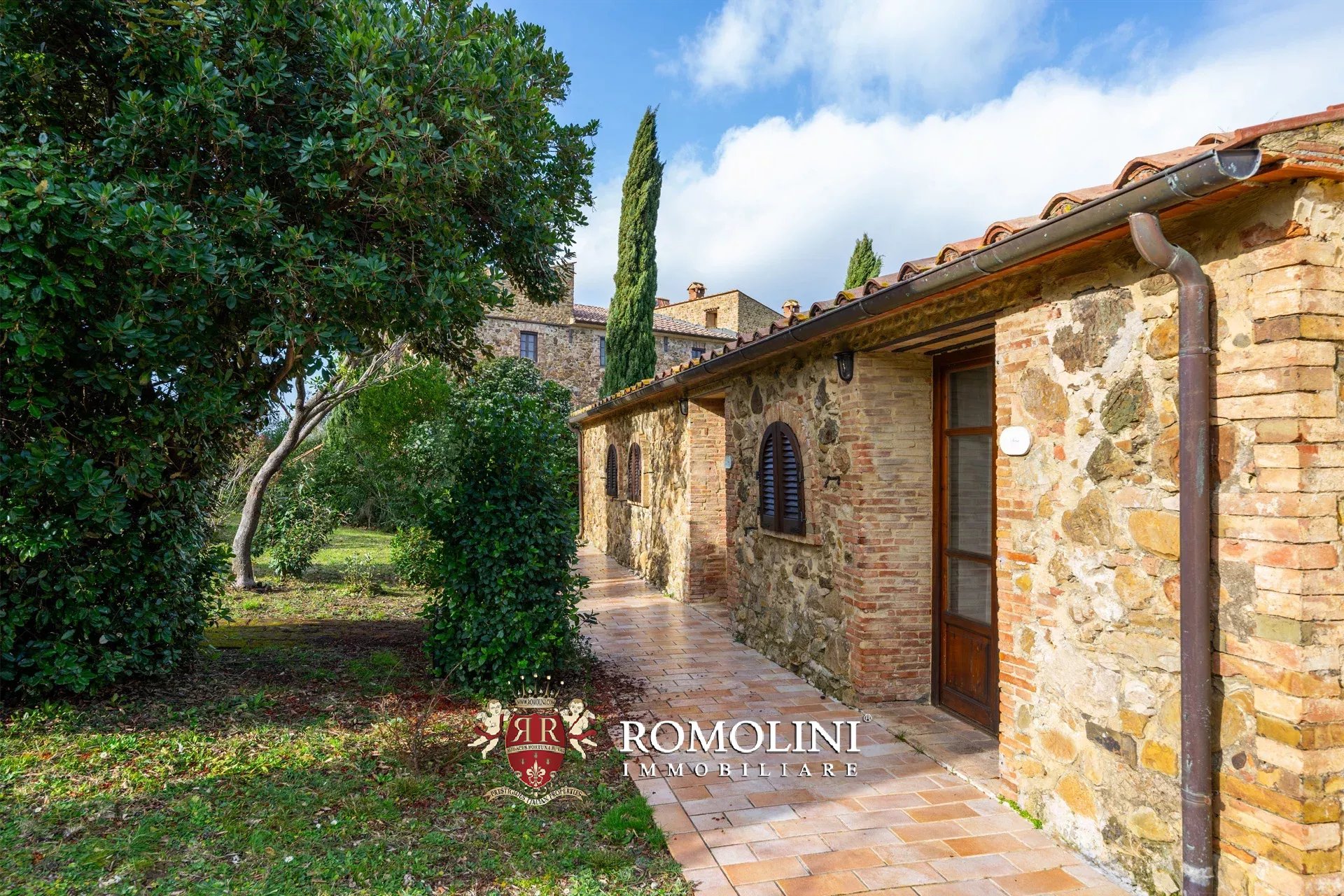 13 Bedroom Villa/Townhouse's Image 32