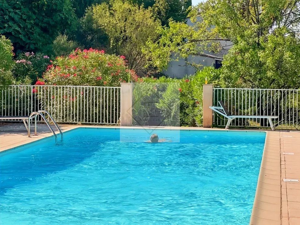 MAGNIFIQUE MAISON MITOYENNE AVEC VUE MER & COLLINES – 4 CHAMBRES – DOUBLE GARAGE – PISCINE — photo 2