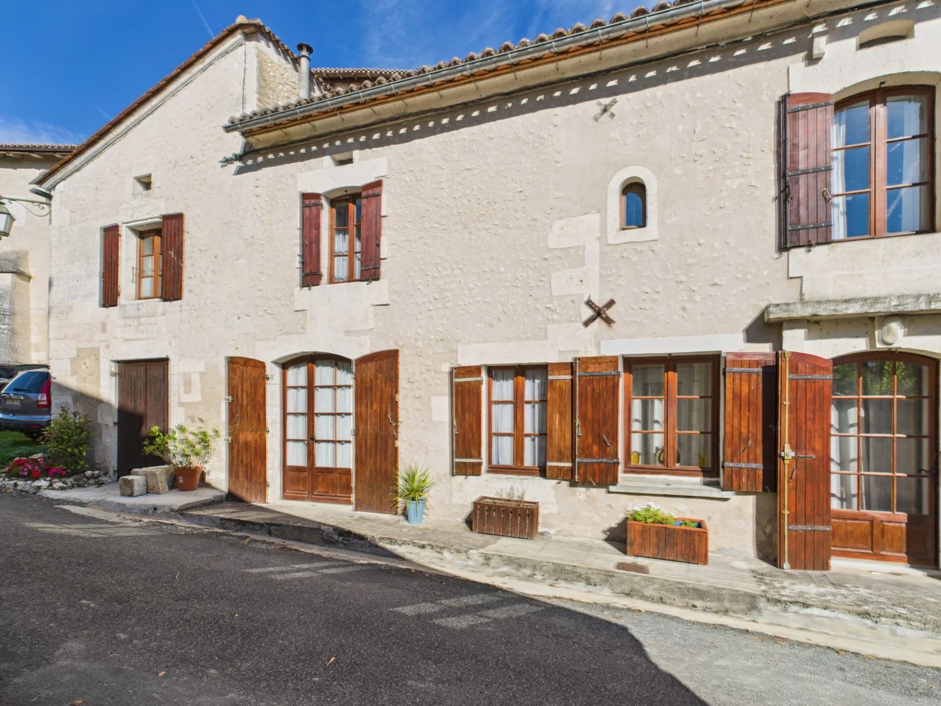 House in Saint-Paul-Lizonne - view 1
