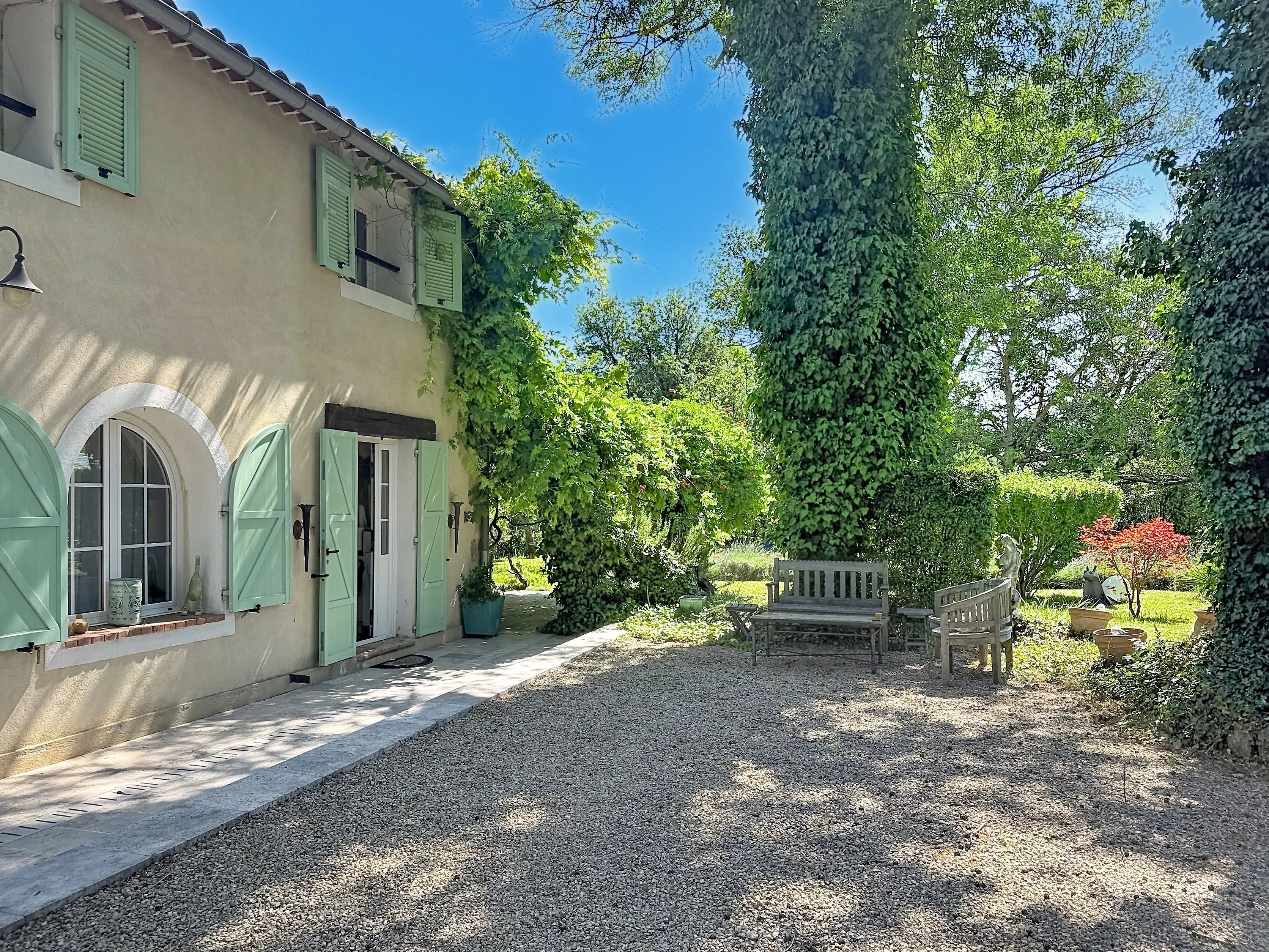 Exceptional property with 19th-century mill, detached villa, 2 pools on 1.6 hectares