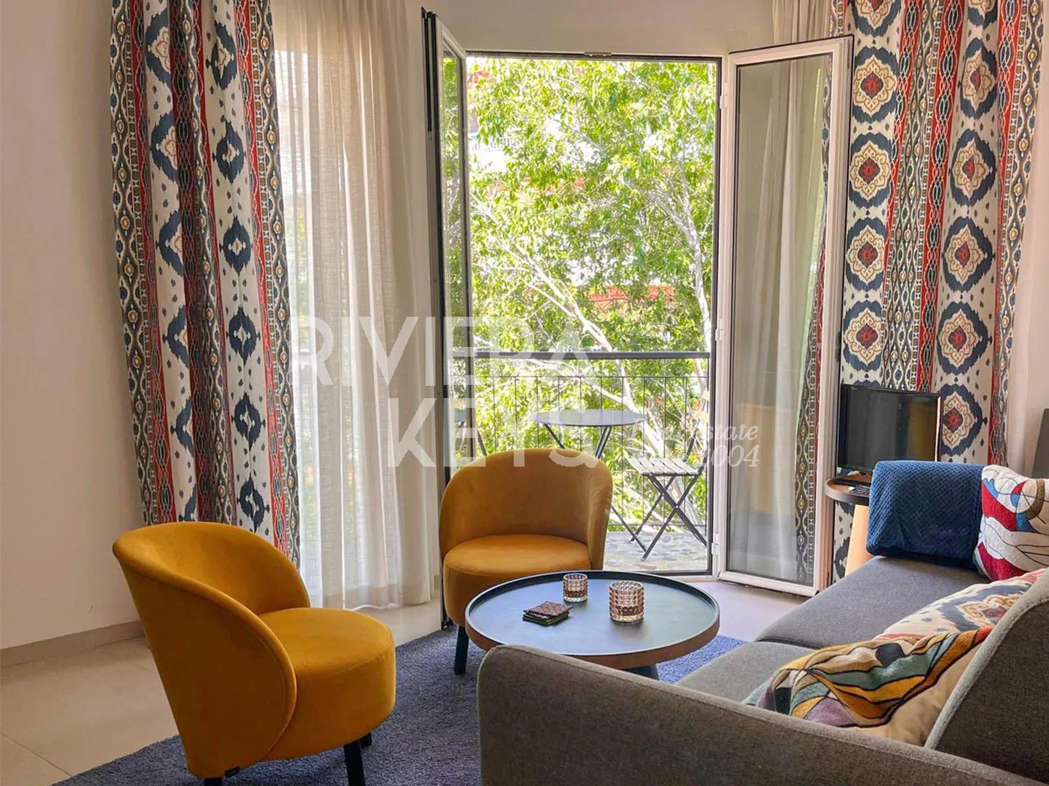 ANTIBES - Ilette : Appartement 3 pièces d’angle lumineux avec balcon