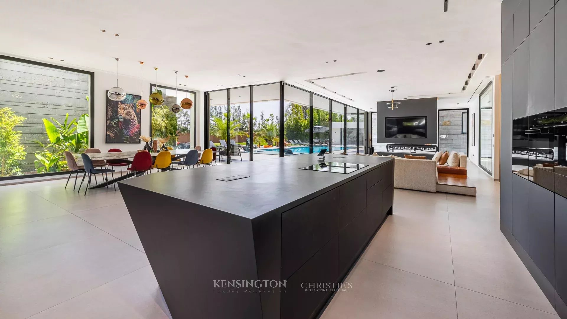 8 Bedroom Villa/Townhouse's Image 5