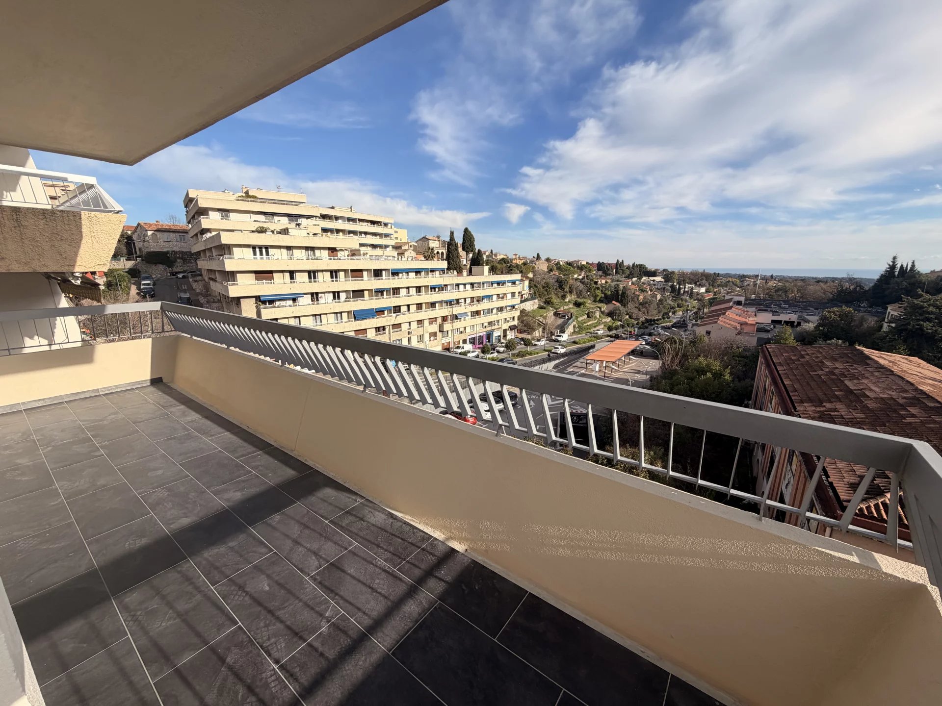 Dernier étage – Vue mer – 4 pièces 75 m²- Terrasse 44 m²- 2 Park - CAVE
