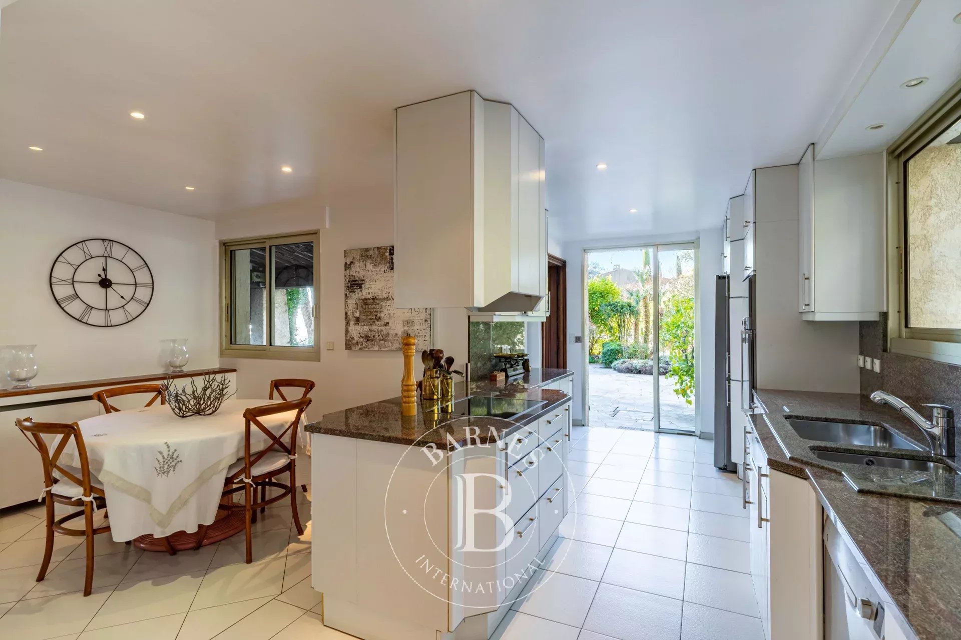 Exceptional domaine with 180° sea and mountain view - picture 14 title=