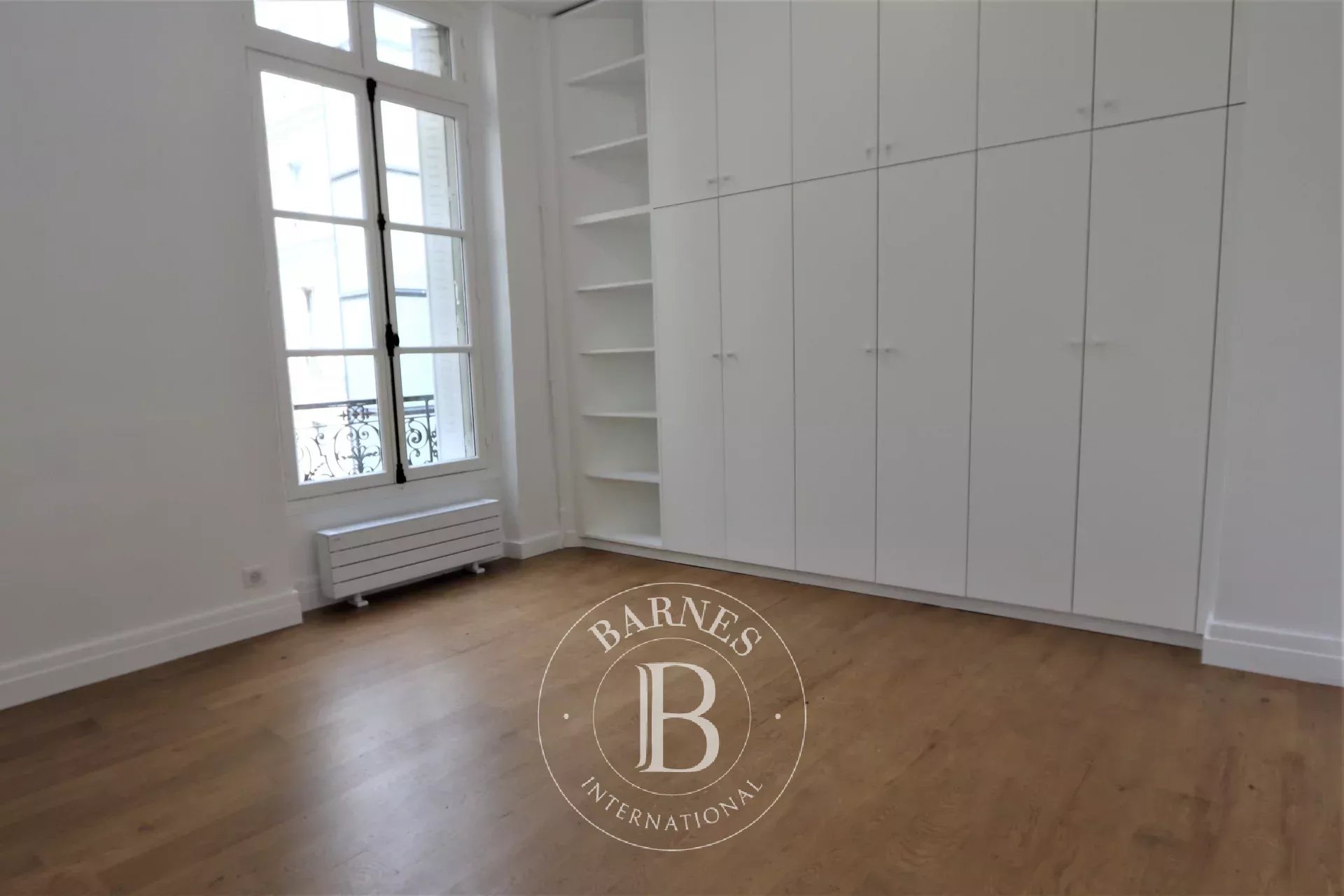 Daire Paris 8ème - picture 7