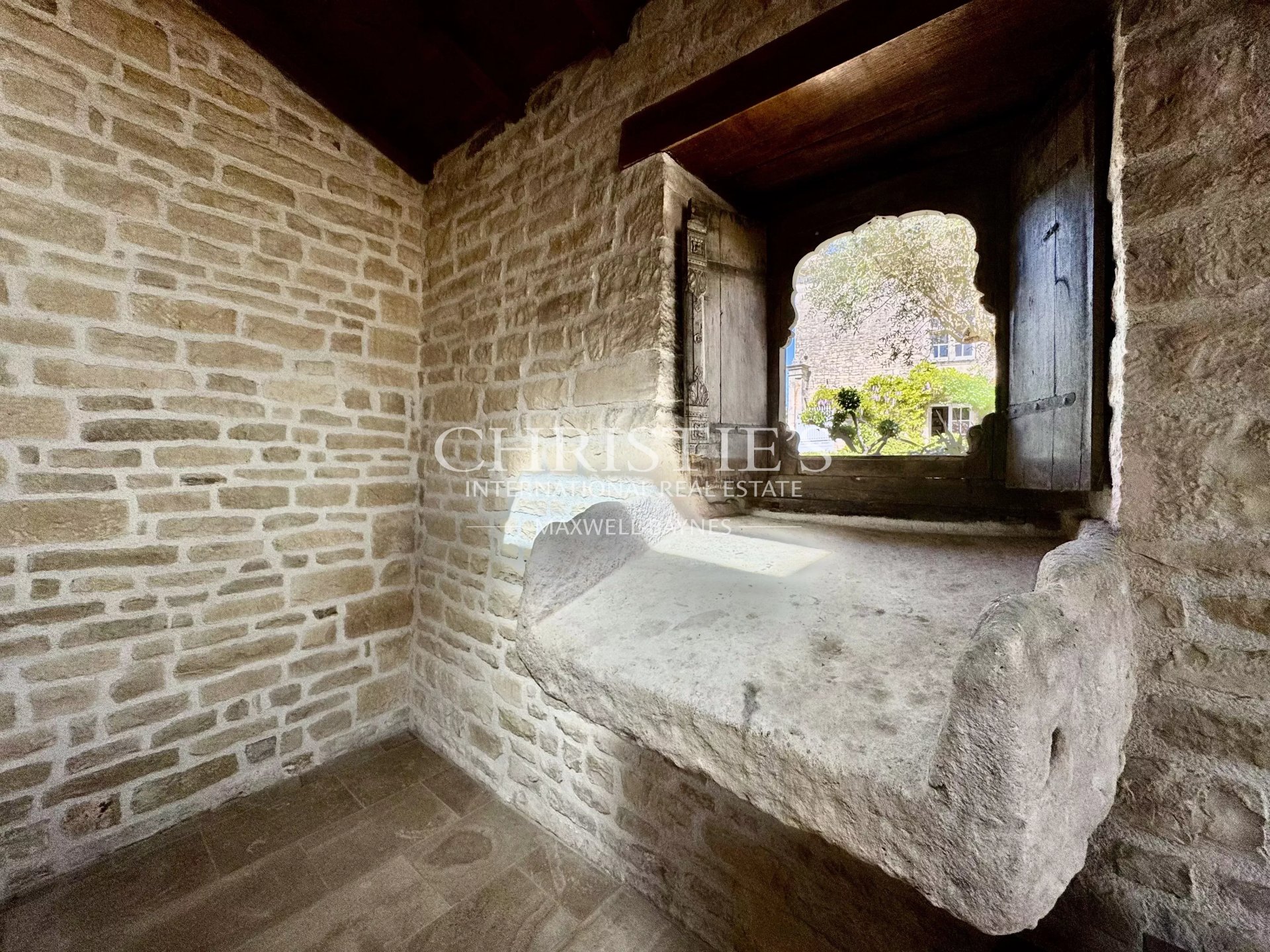 7 Bedroom Villa/Townhouse's Image 42
