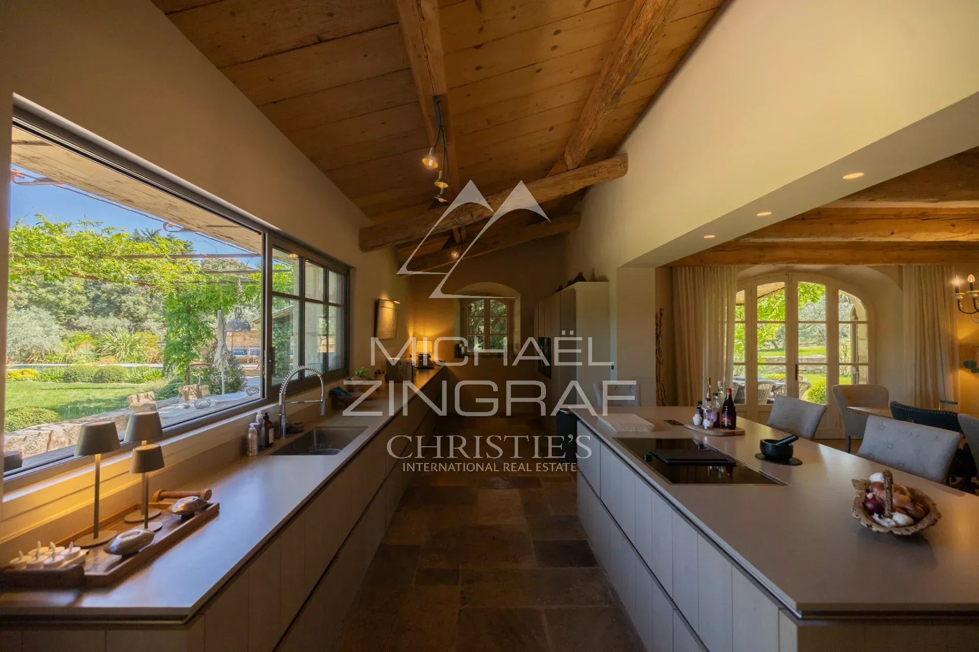 5 Bedroom Villa/Townhouse's Image 4