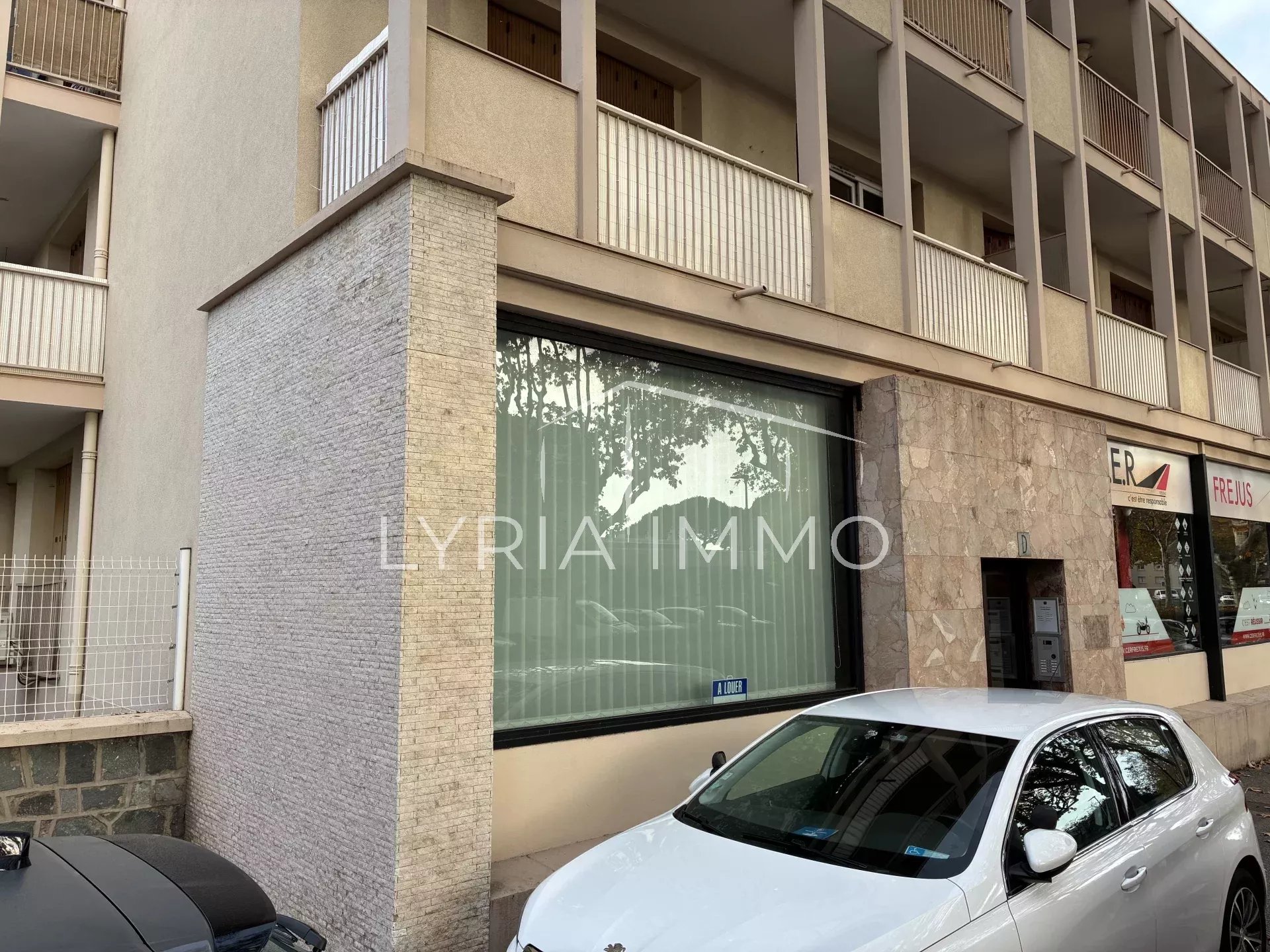 Agence immobilière de 