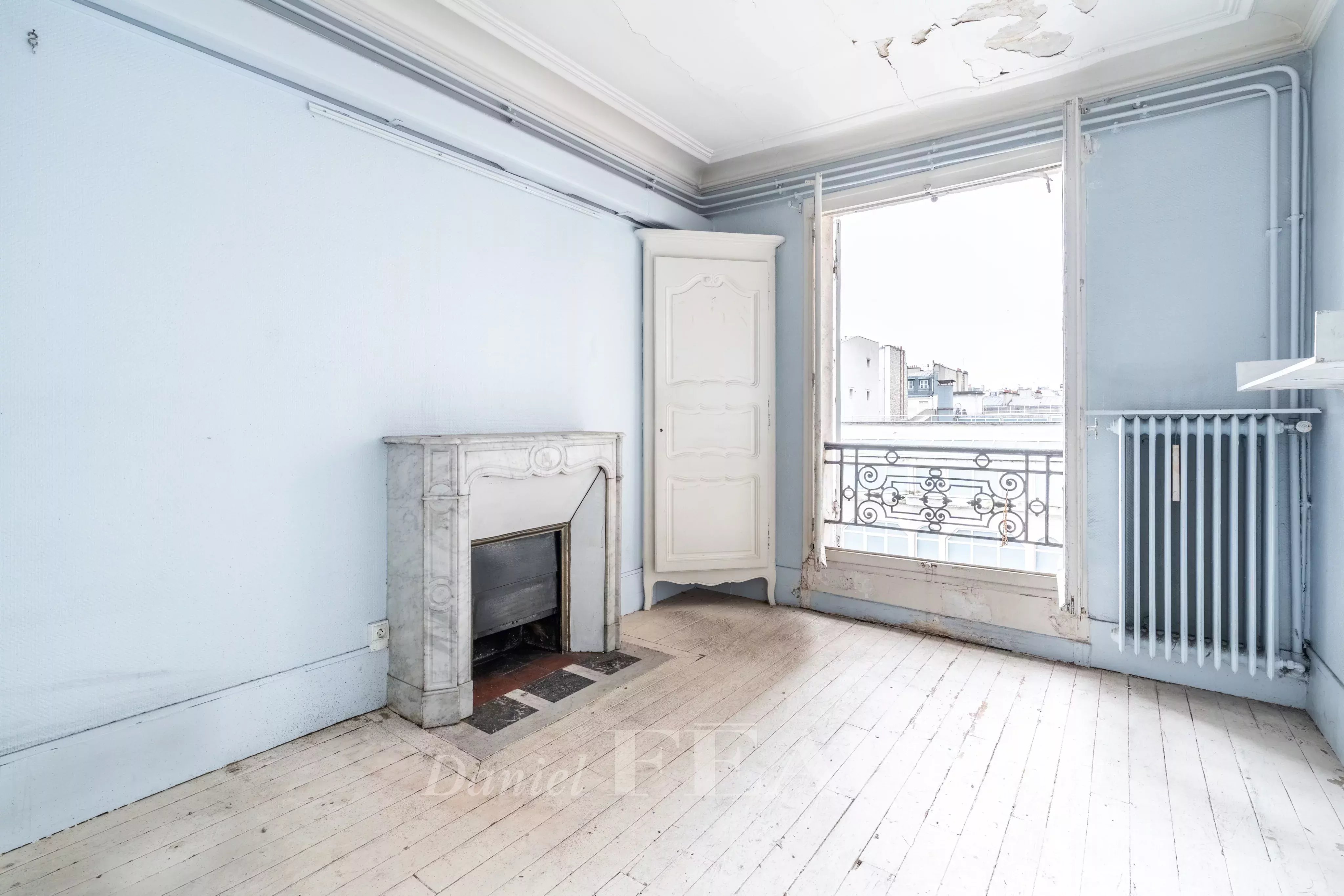 Sale Apartment Paris 17th