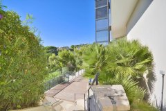 Cannes: absolute calm and close to amenities, villa with pool — photo 5 of 7