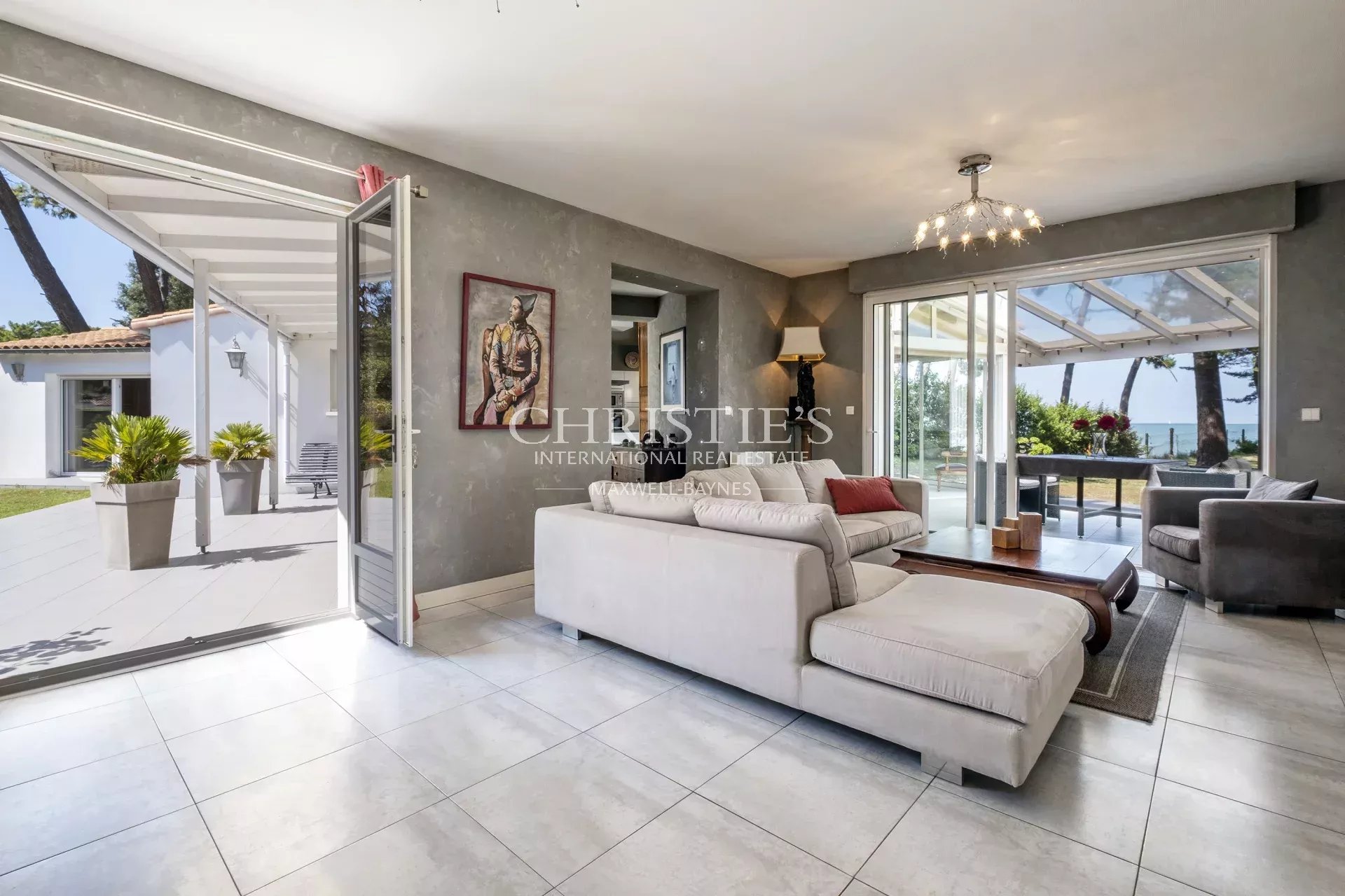 4 Bedroom Villa/Townhouse's Image 3