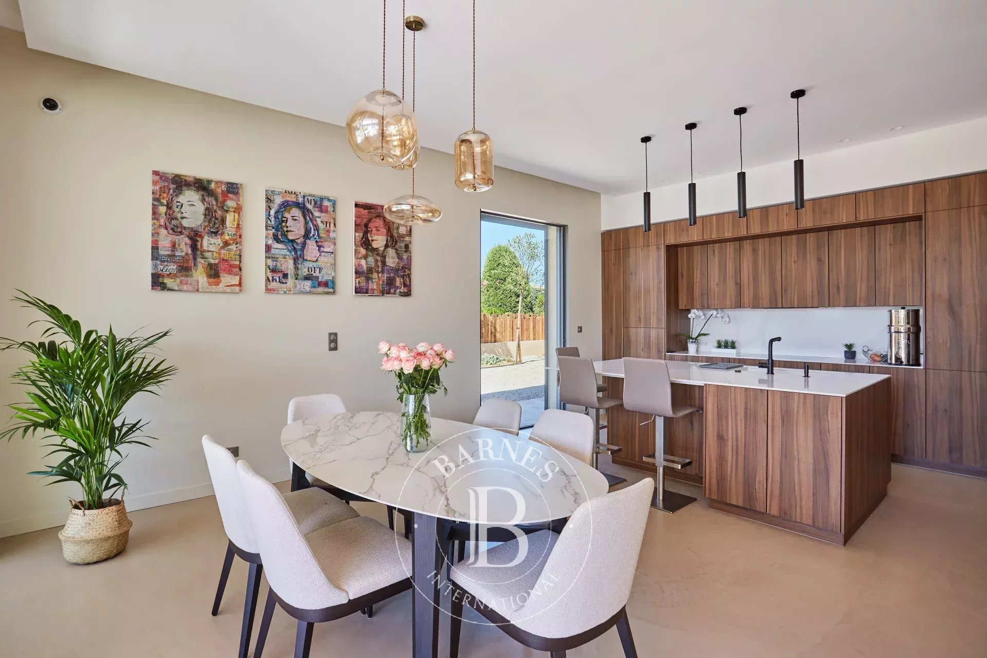 AIX-EN-PROVENCE — SINGLE-STORY HOUSE — 5 EN-SUITE BEDROOMS — HEATED POOL — WALKING DISTANCE TO AMENITIES - picture 8