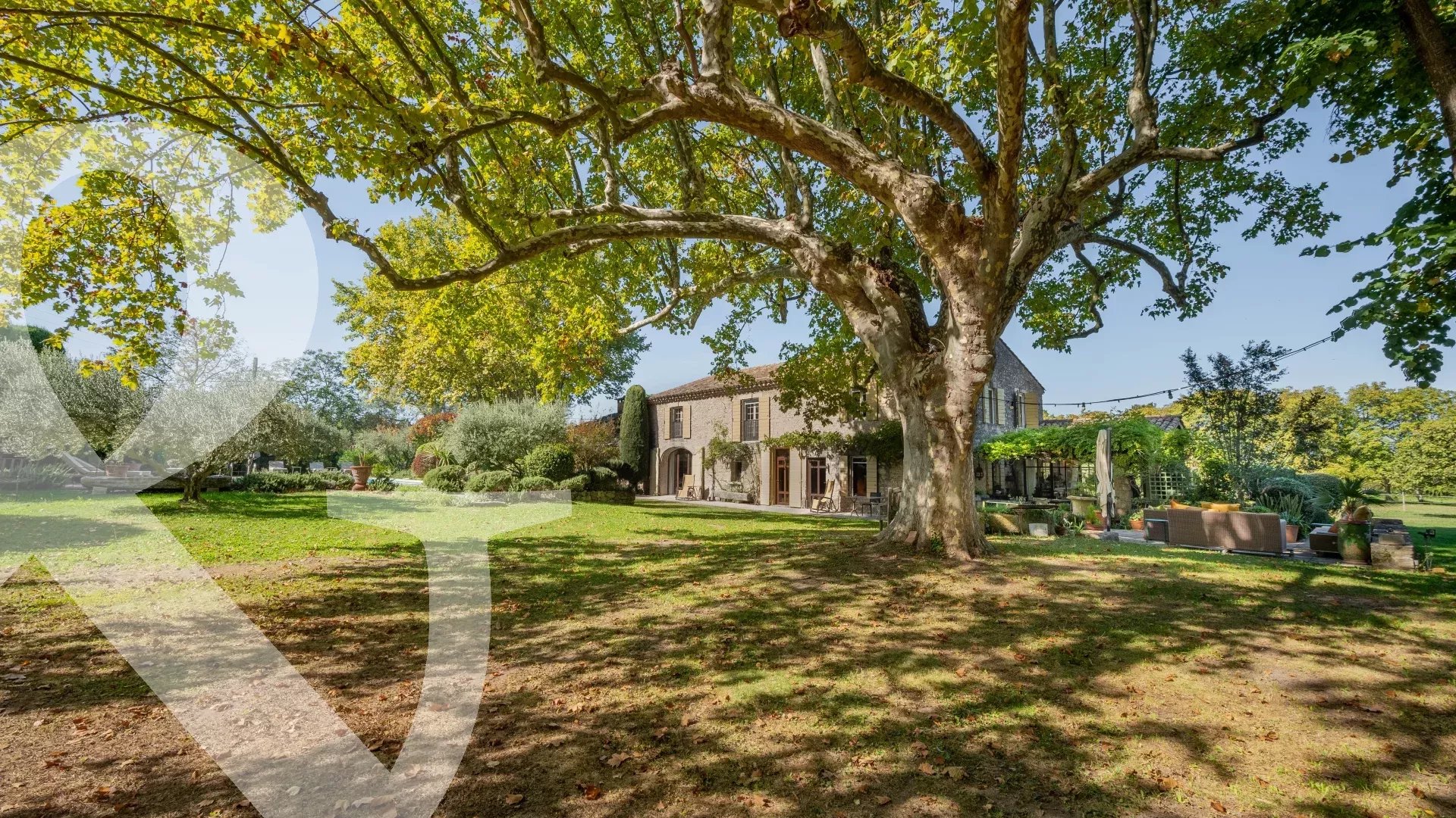 AU COEUR D'UN MAGNIFIQUE PARC BUCOLIQUE