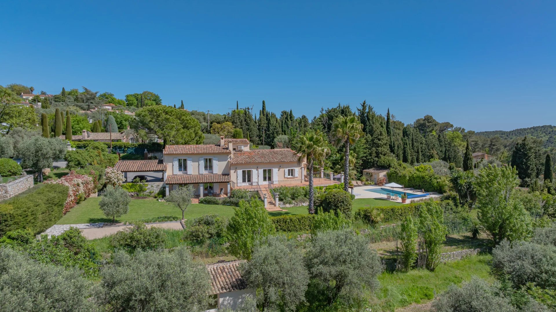 Charming Provençal Villa with Panoramic Views – Opio