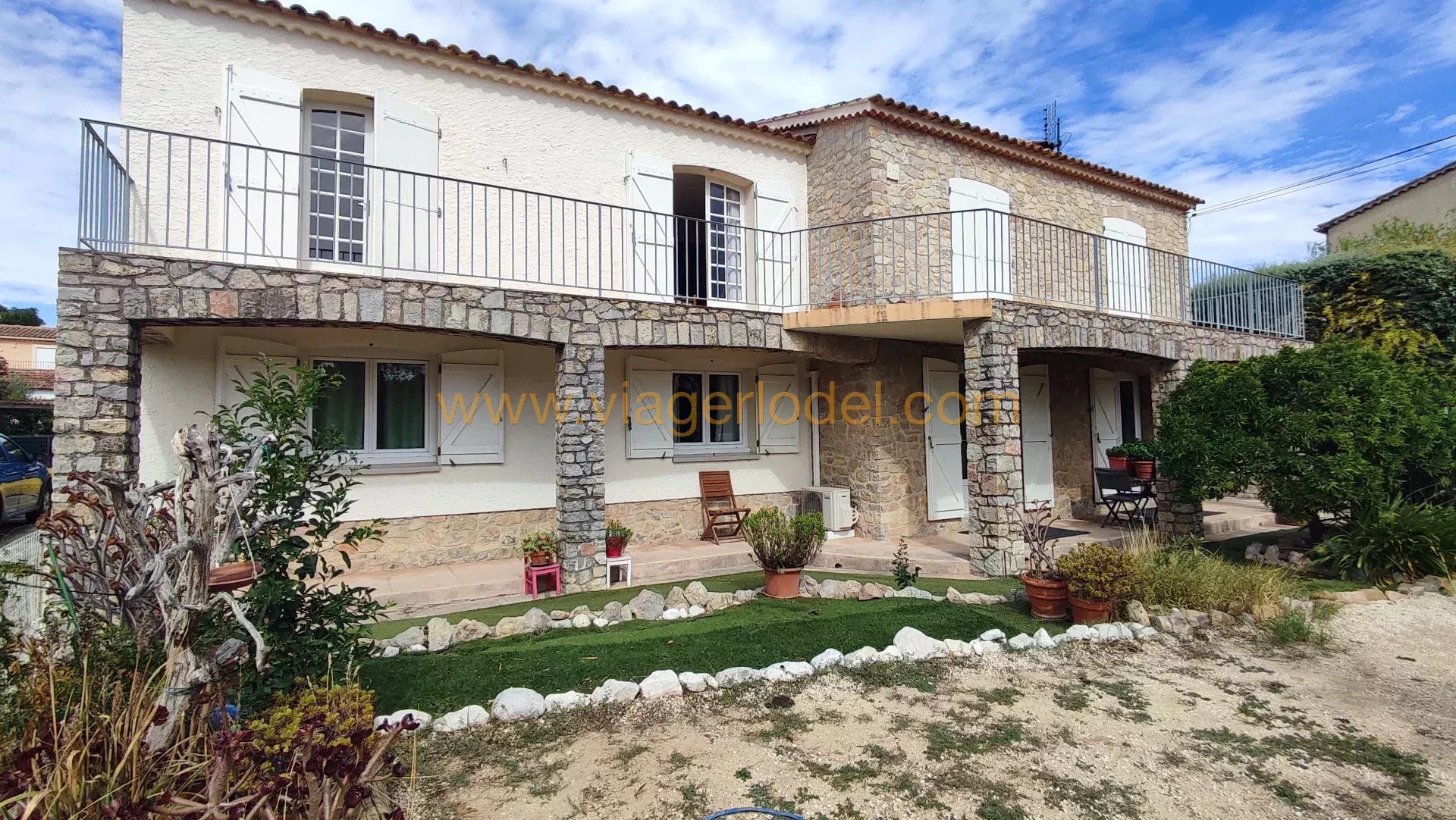 Réf. 9919 - LIFE ANNUITY RESALE SEMI-OCCUPIED - CARQUEIRANNE (83)