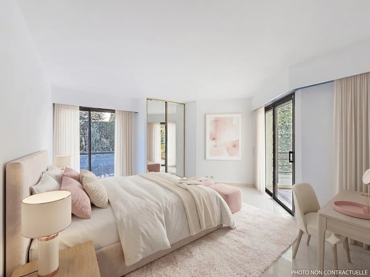  Image of Apartment - 4 Bedrooms for Sale in Alpes-Maritimes-Cannes-France, Image 10