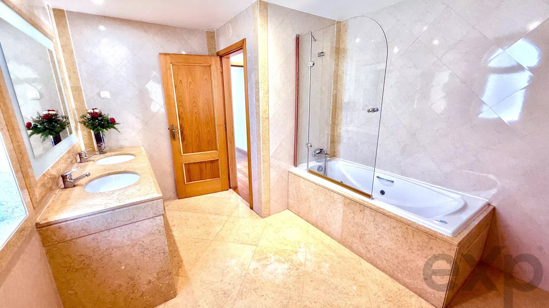 OPPORTUNITY OF THE MONTH: EXUBERANT HOME AT AN EXCELLENT PRICE. 86364147 image 25