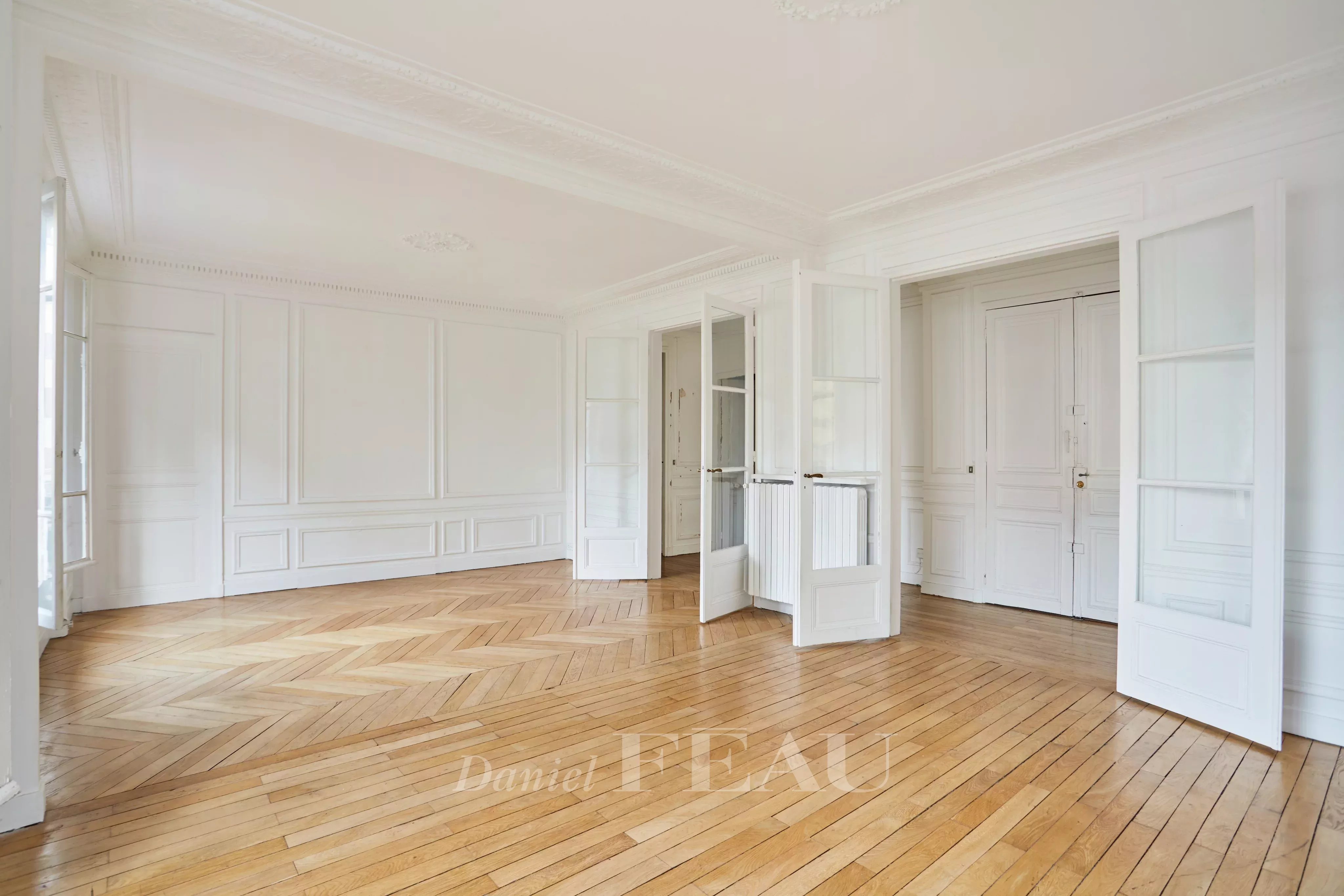 Sale Apartment Paris 7th