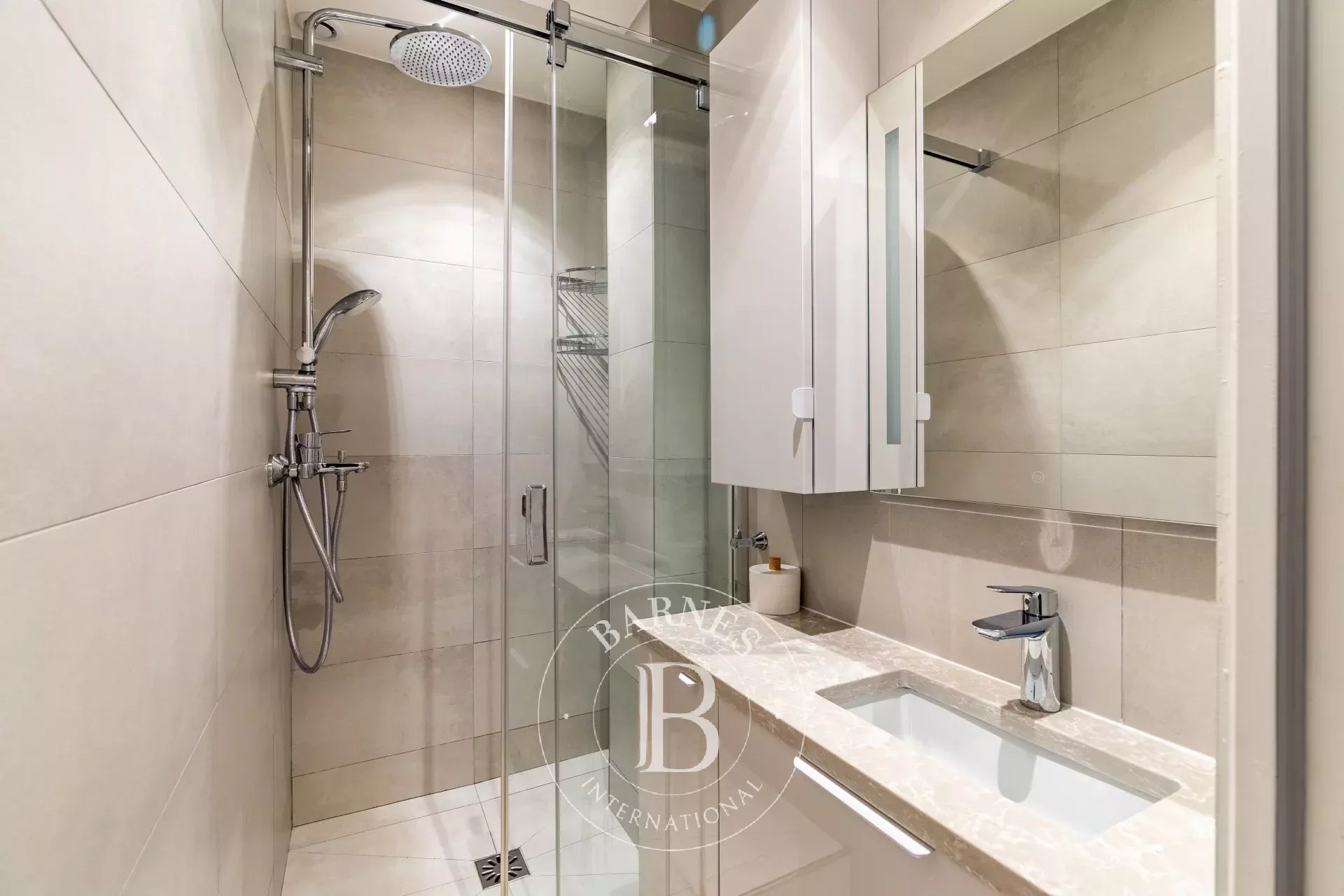 Sole agent - Neuilly - Argenson  Apartment in immaculate condition - 3-bed - Unobstructed views - picture 14