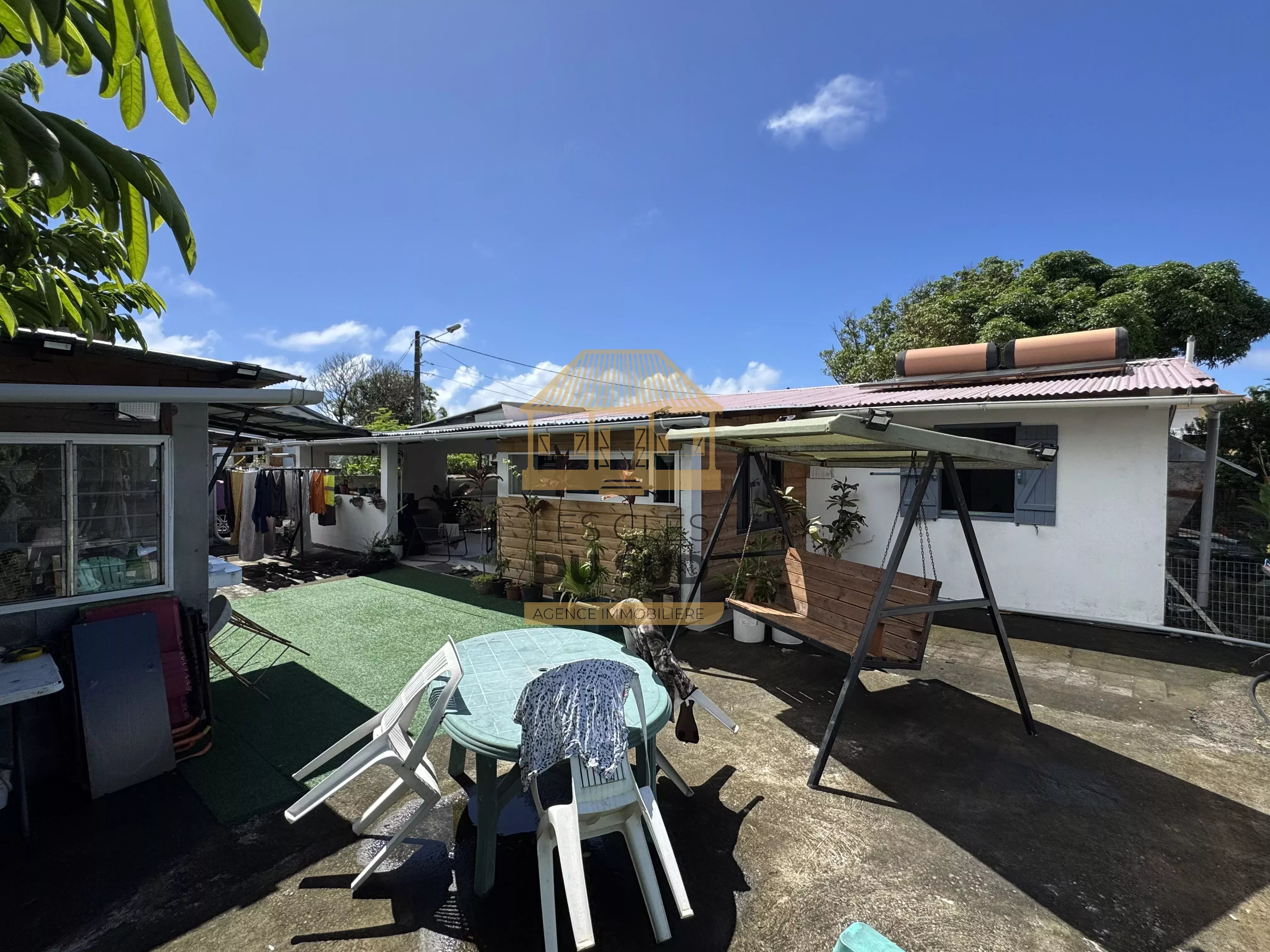 MAISON CRÉOLE DE PLAIN-PIED – SAINT-PHILIPPE – CALME ABSOLU ET POTENTIEL RARE
