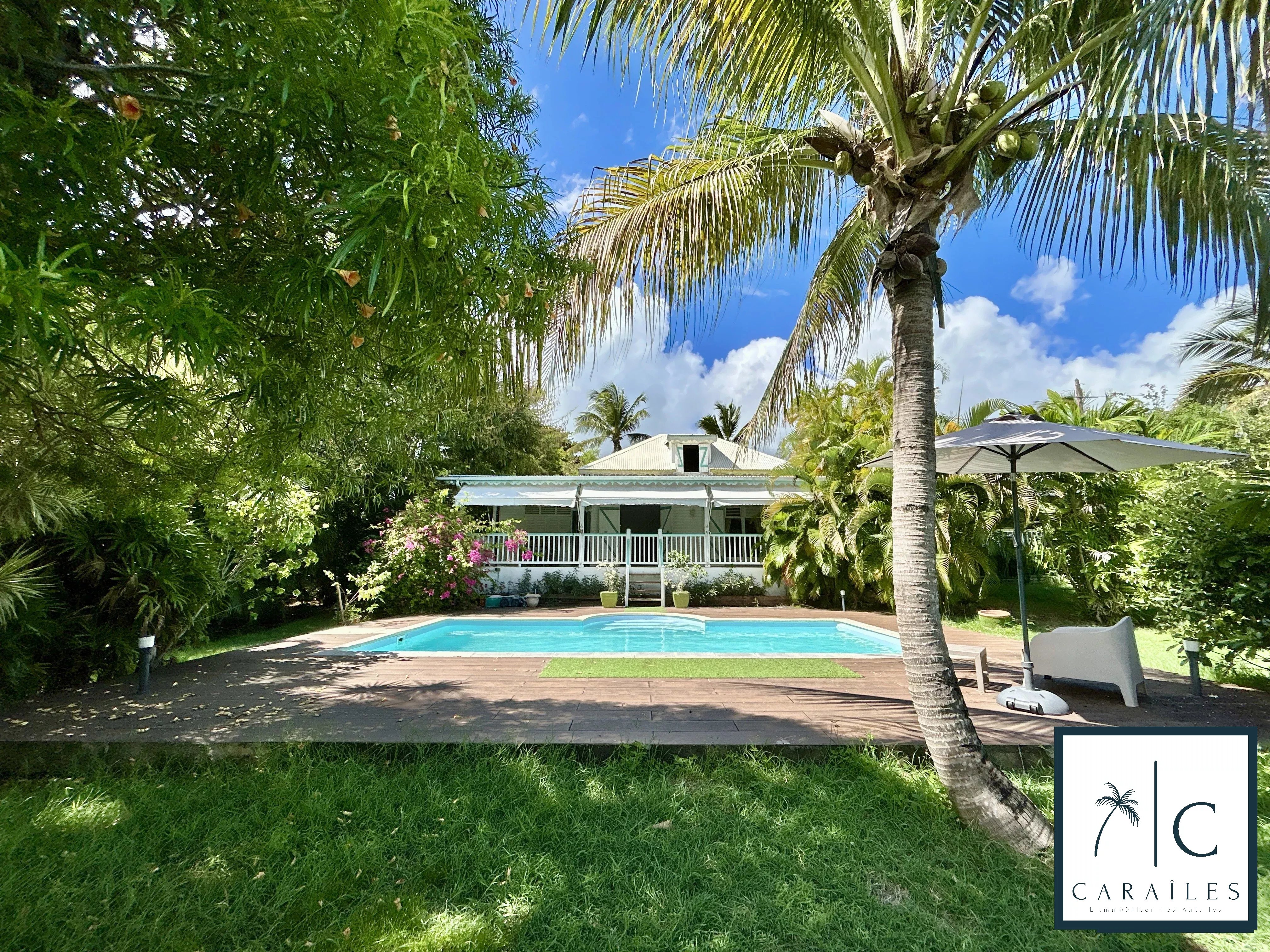 Maison créole avec bungalow & piscine à vendre à Saint-François | 140m² + 1000m² de terrain