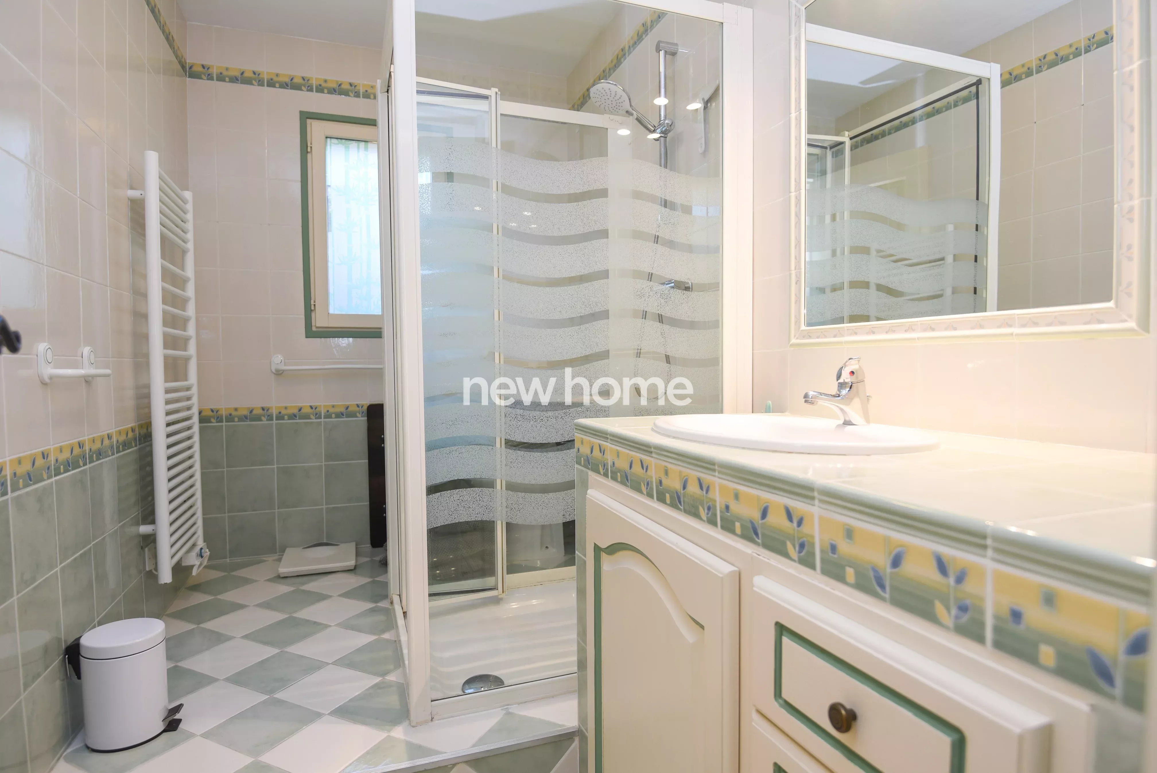 Villa avec piscine et une belle vue