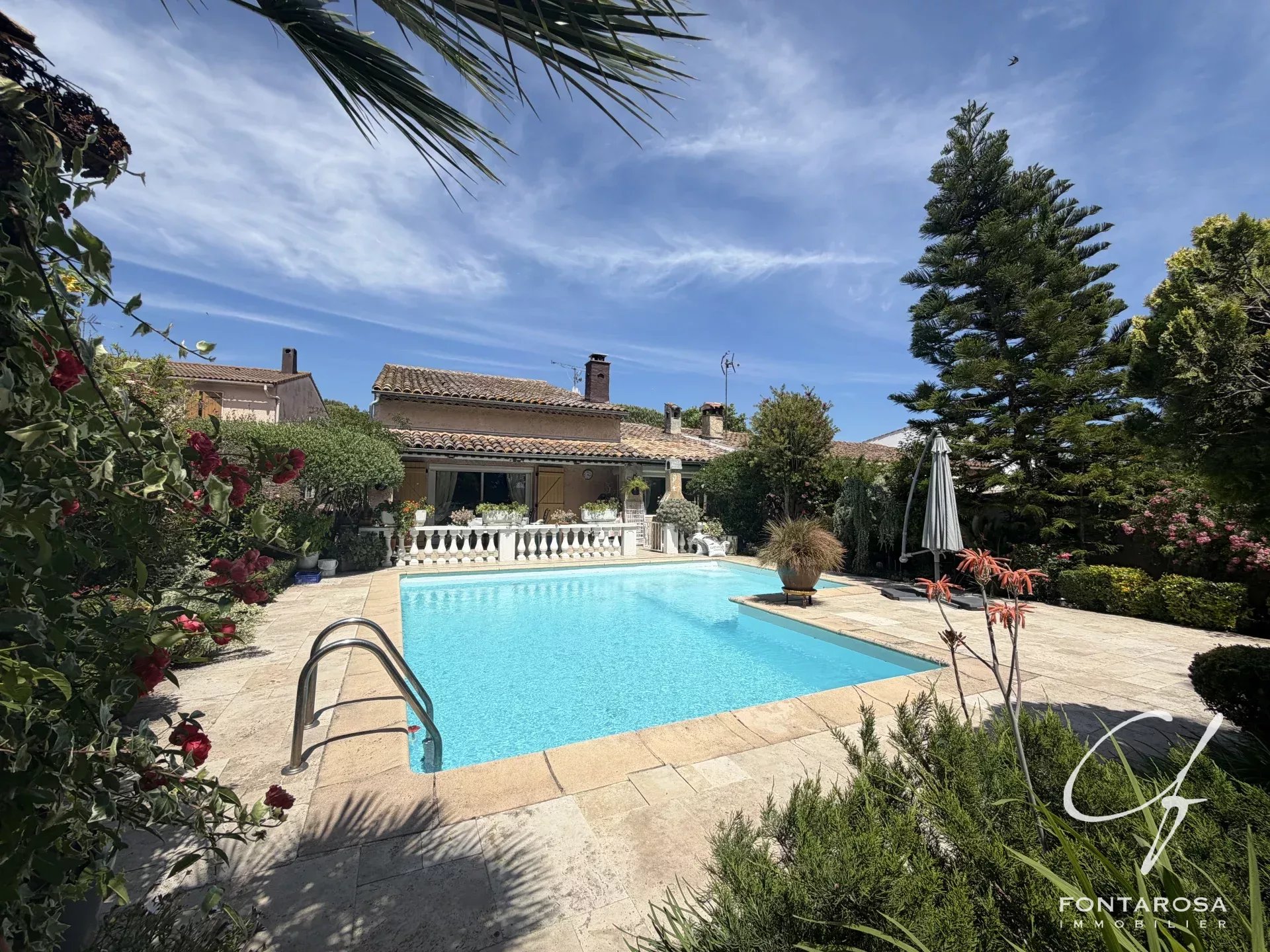 HOUSE 5 ROOMS - PUGET SUR ARGENS