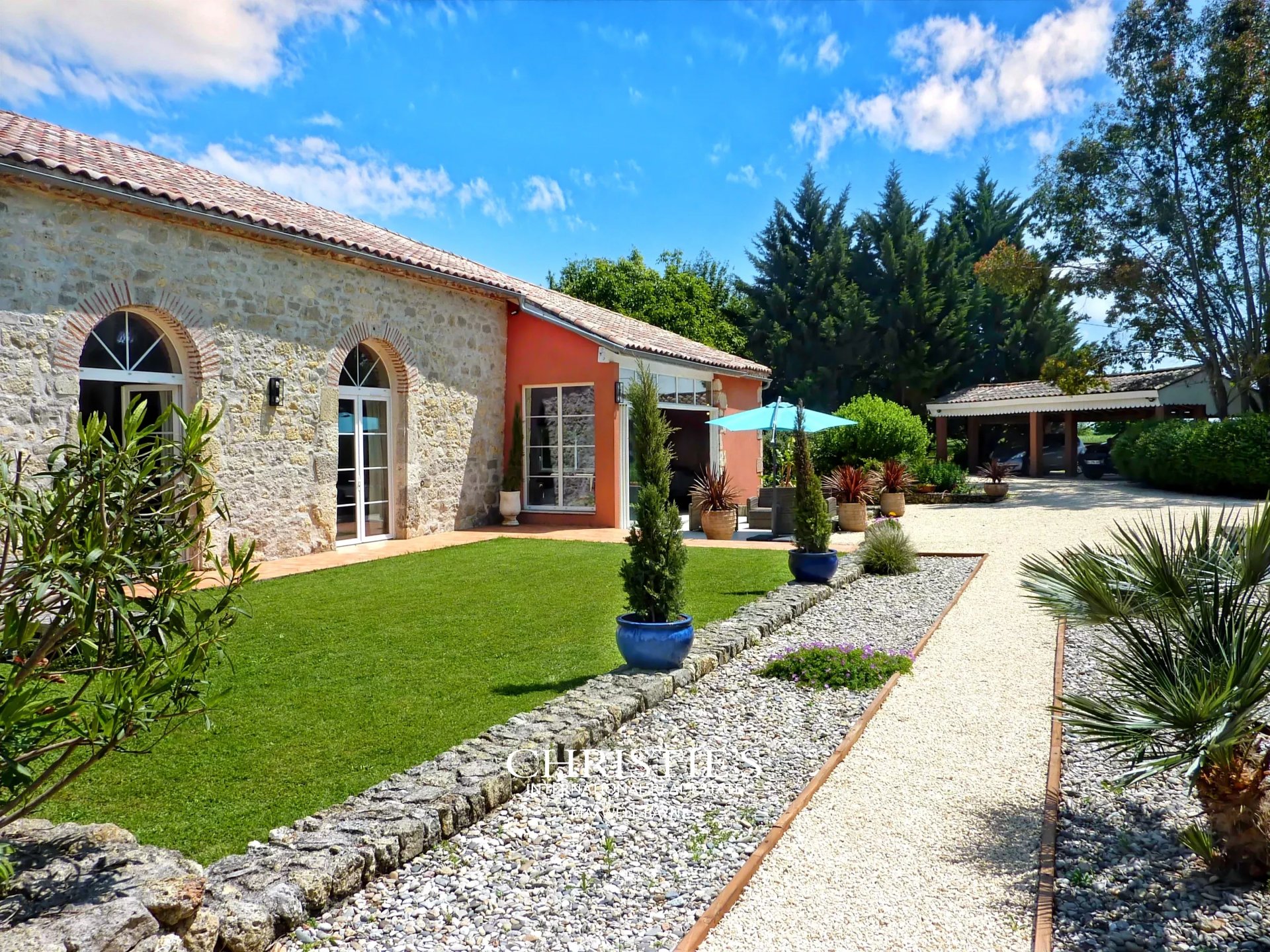 9 Bedroom Villa/Townhouse's Image 4