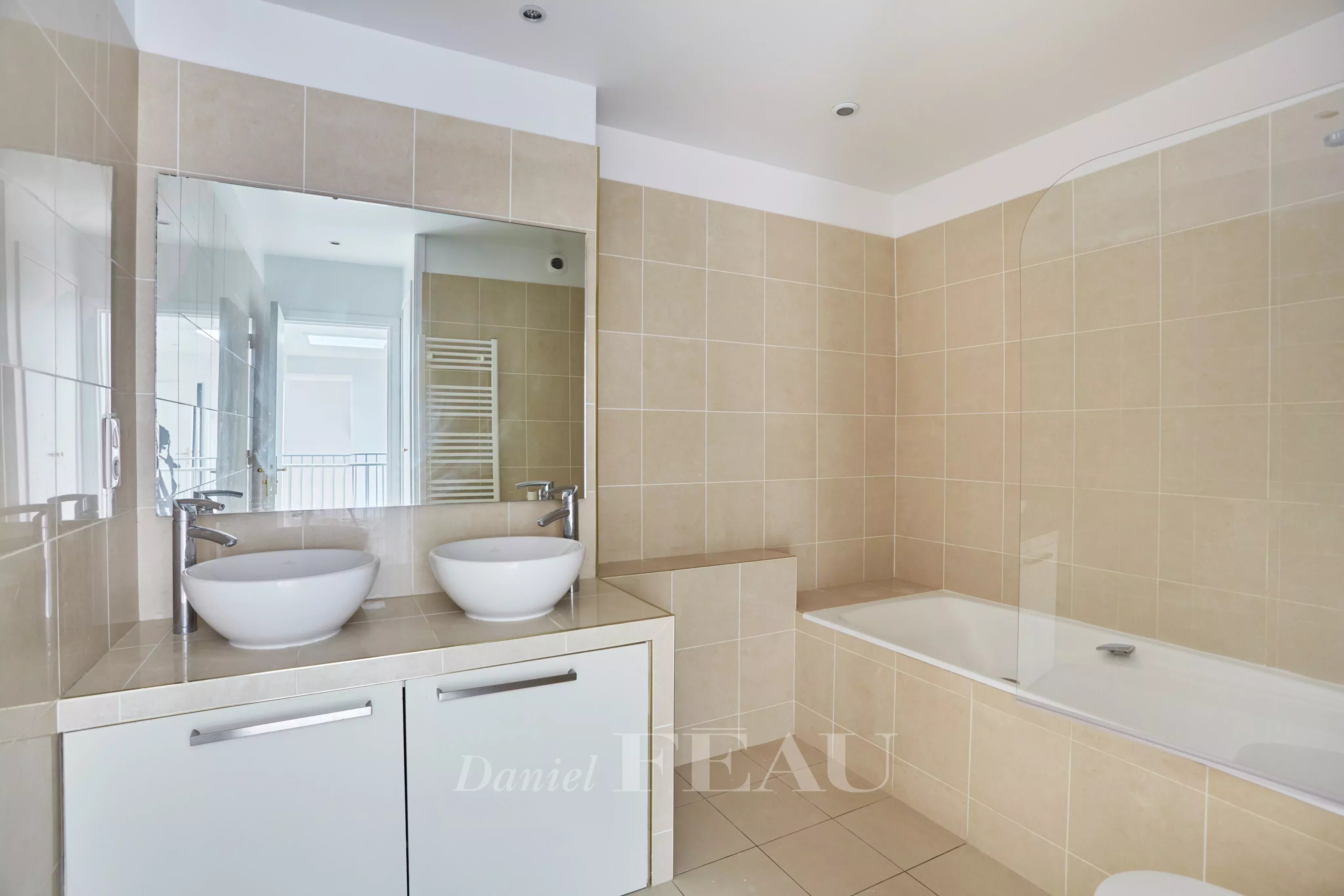 Location Appartement Paris 8ème