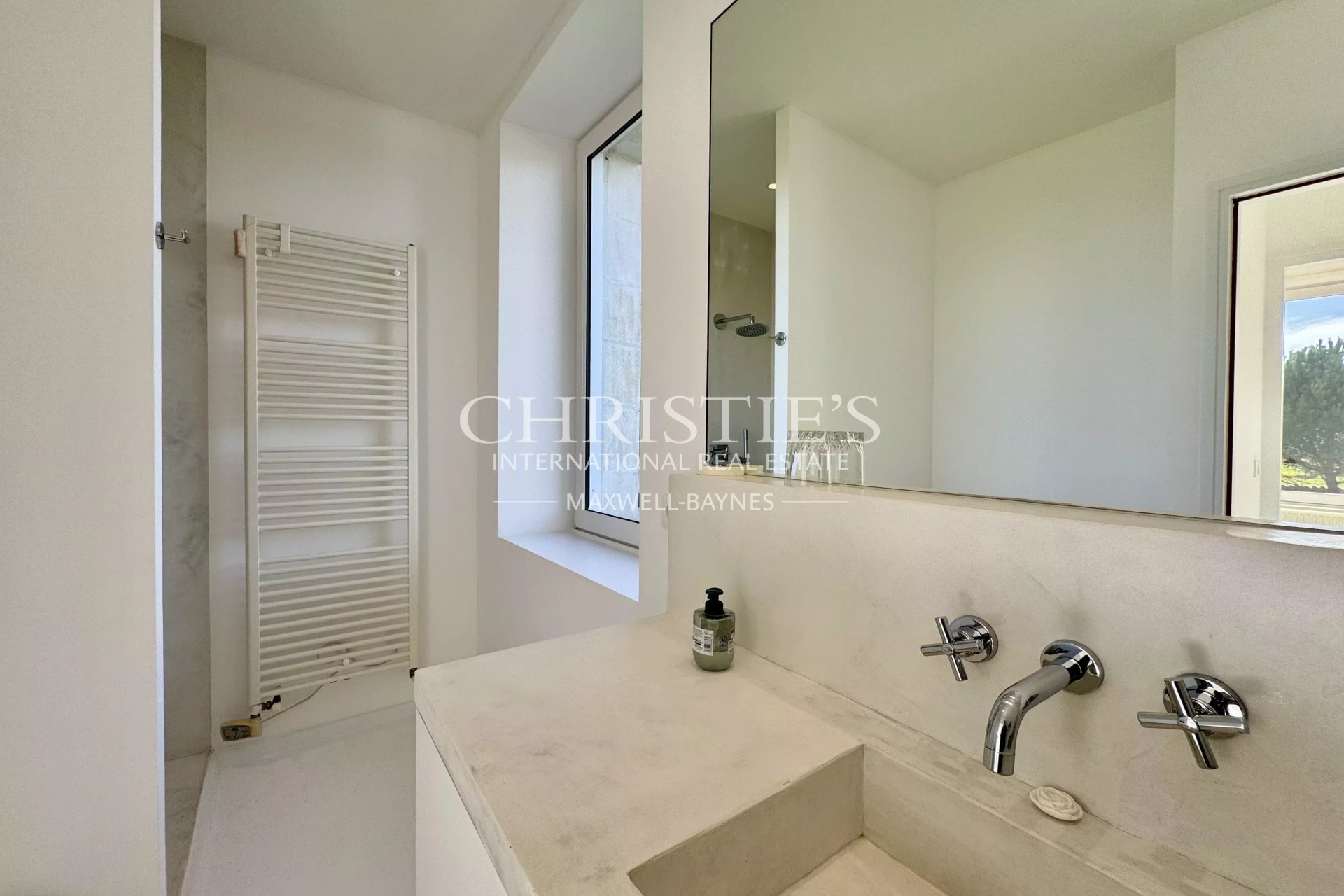 6 Bedroom Villa/Townhouse's Image 18