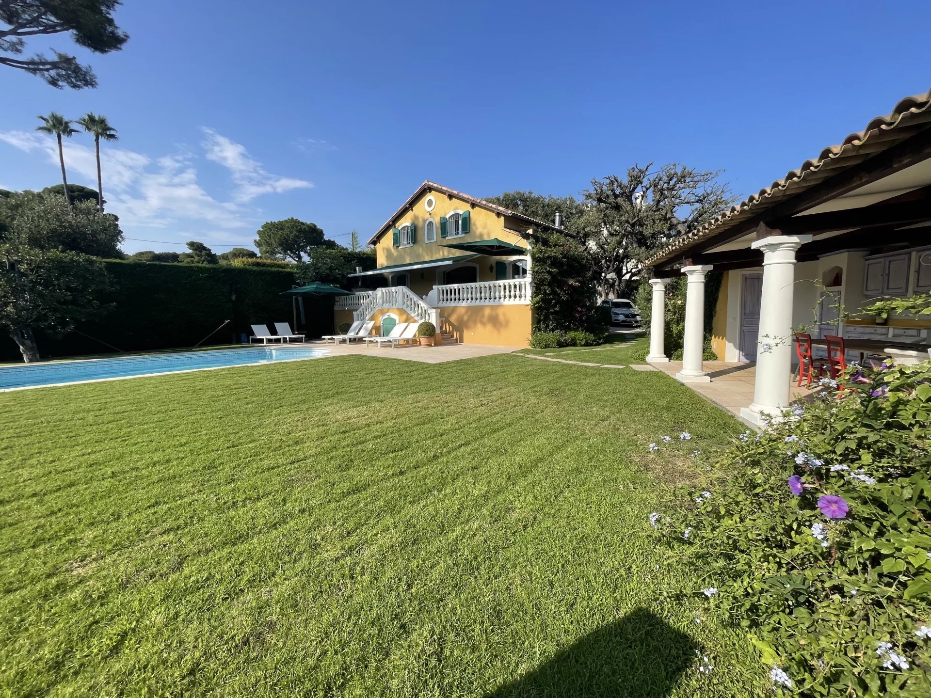 Villa for seasonal rental in Cap d'Antibes