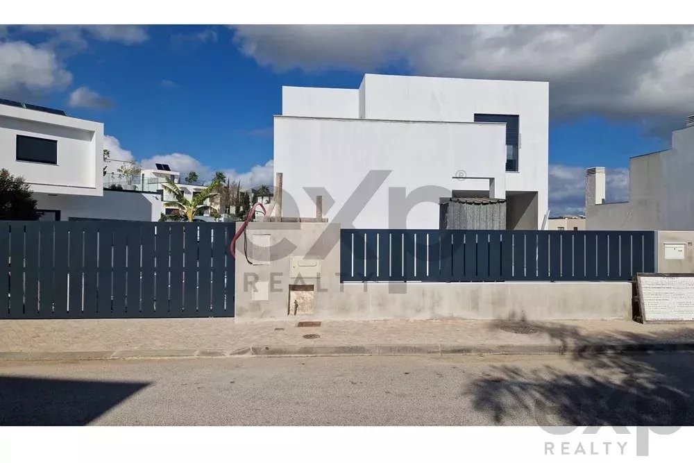 Moradia Isolada T-3 em Alcantarilha