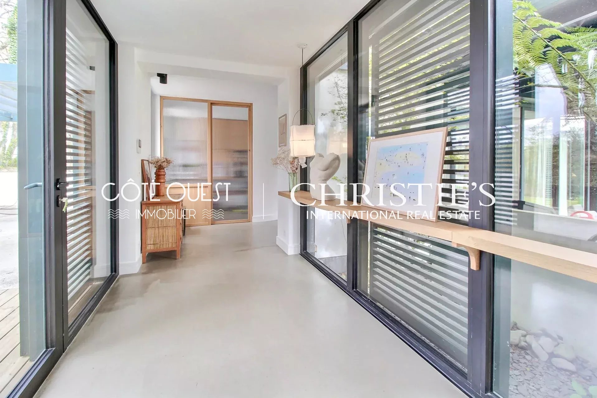 5 Bedroom Villa/Townhouse's Image 7