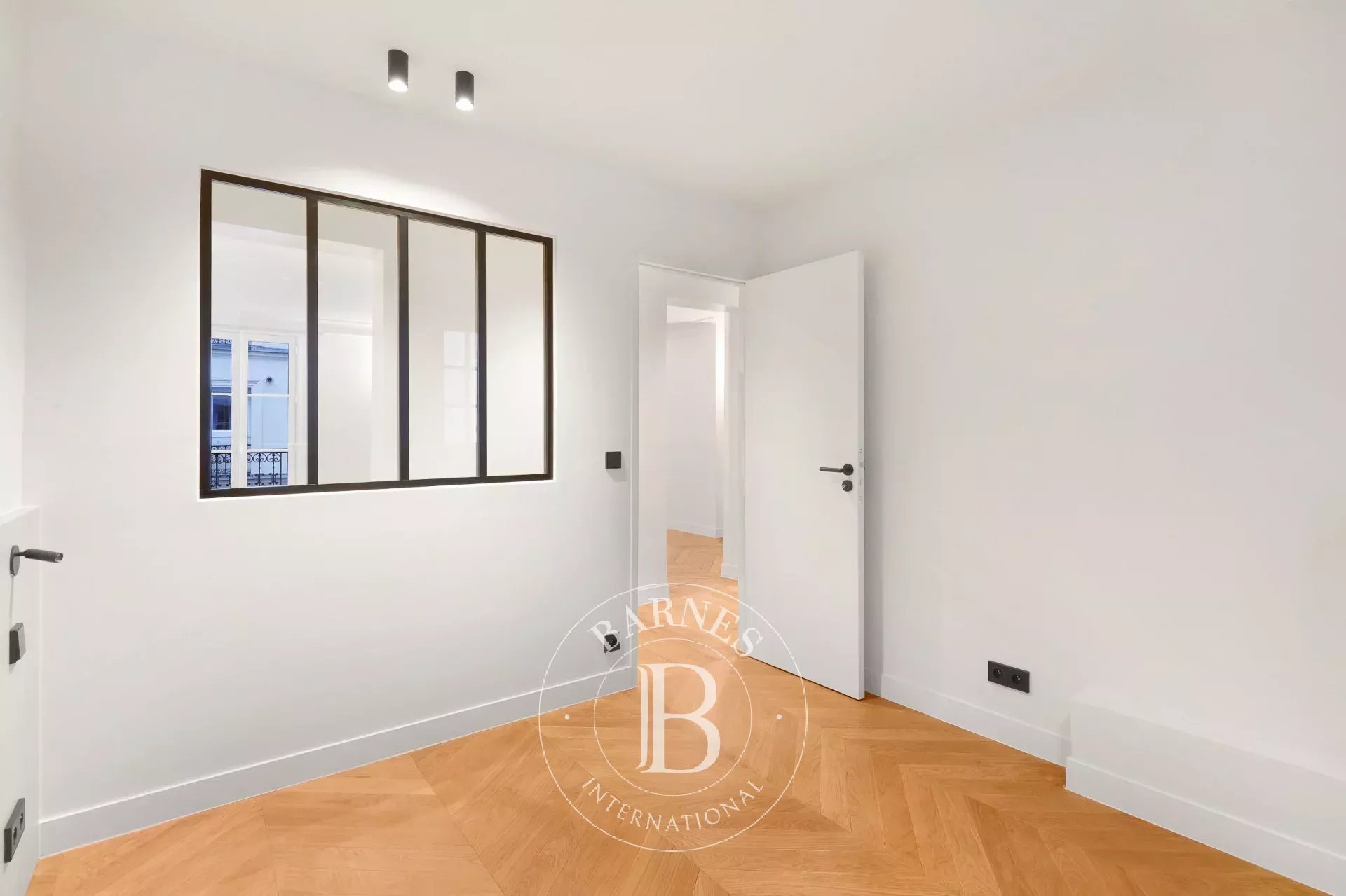 Paris  - Apartment 3 Bedrooms - picture 8