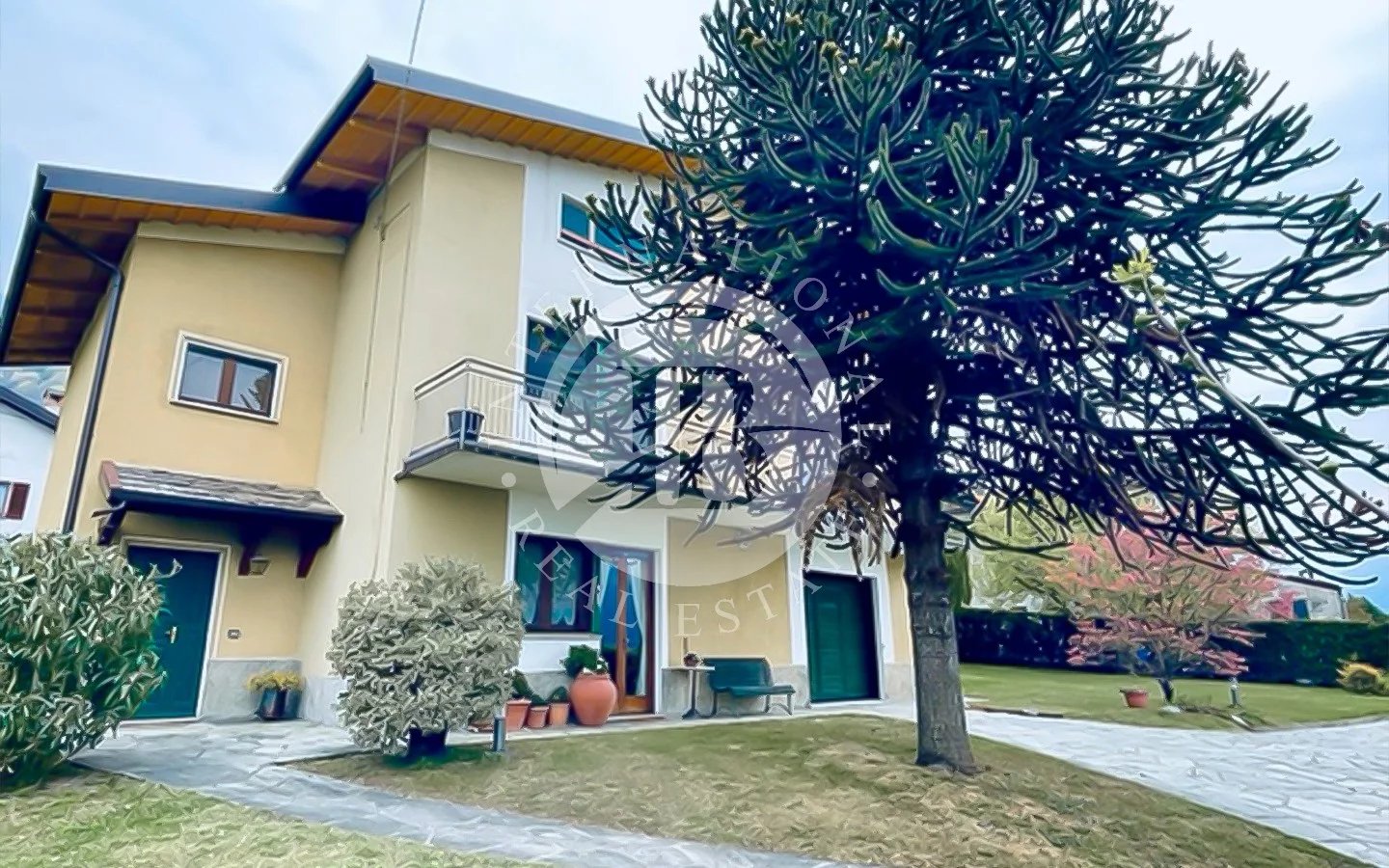 Villa in Cino - Image 3