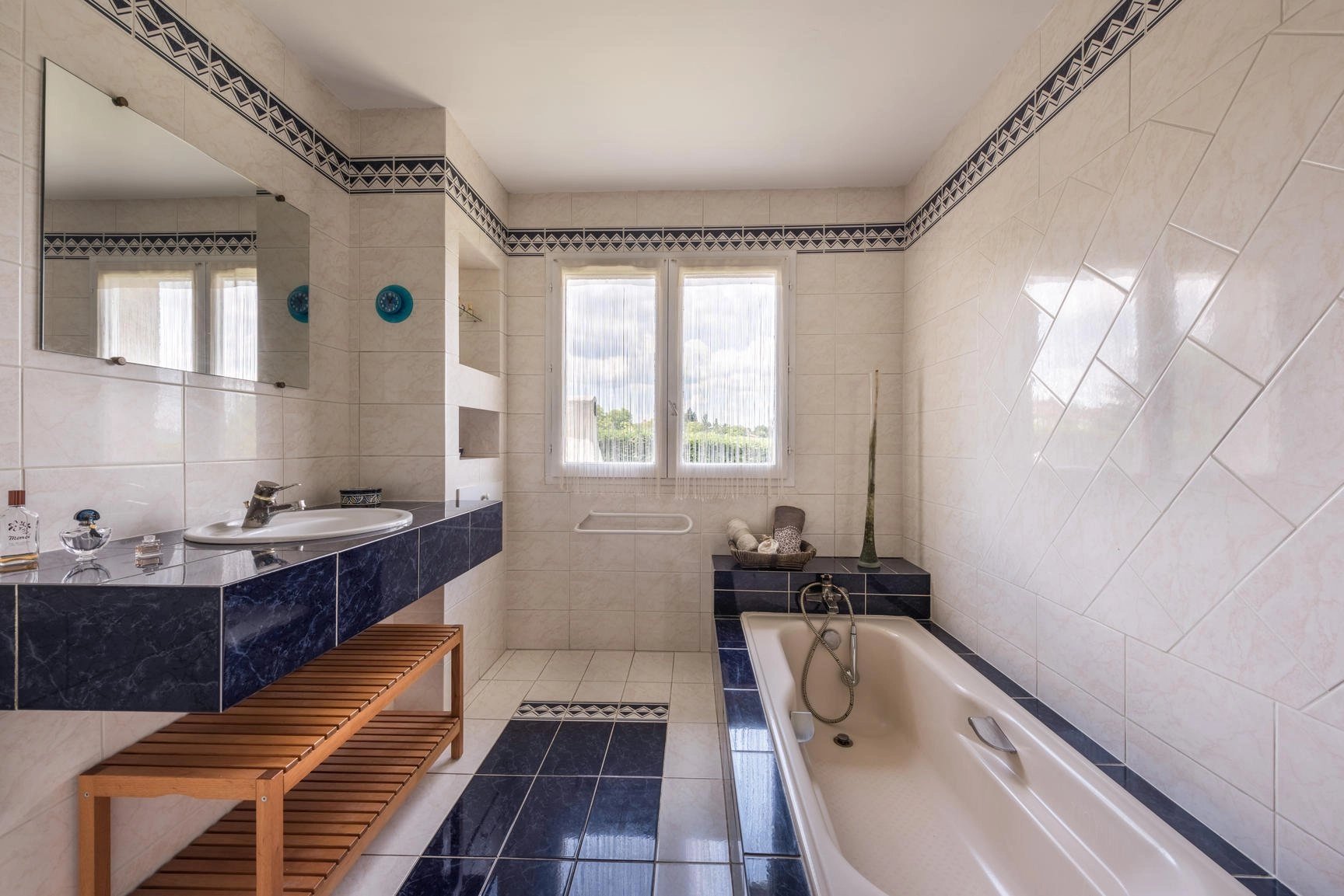 Villa de charme sur terrain de 1100 m² à Lissieu