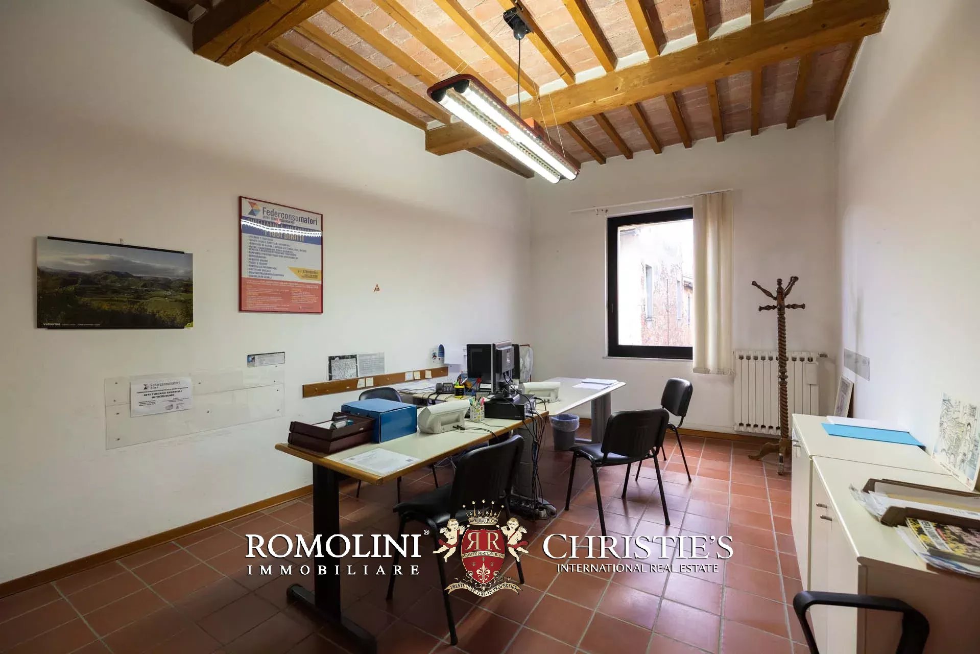 8 Bedroom Villa/Townhouse's Image 32
