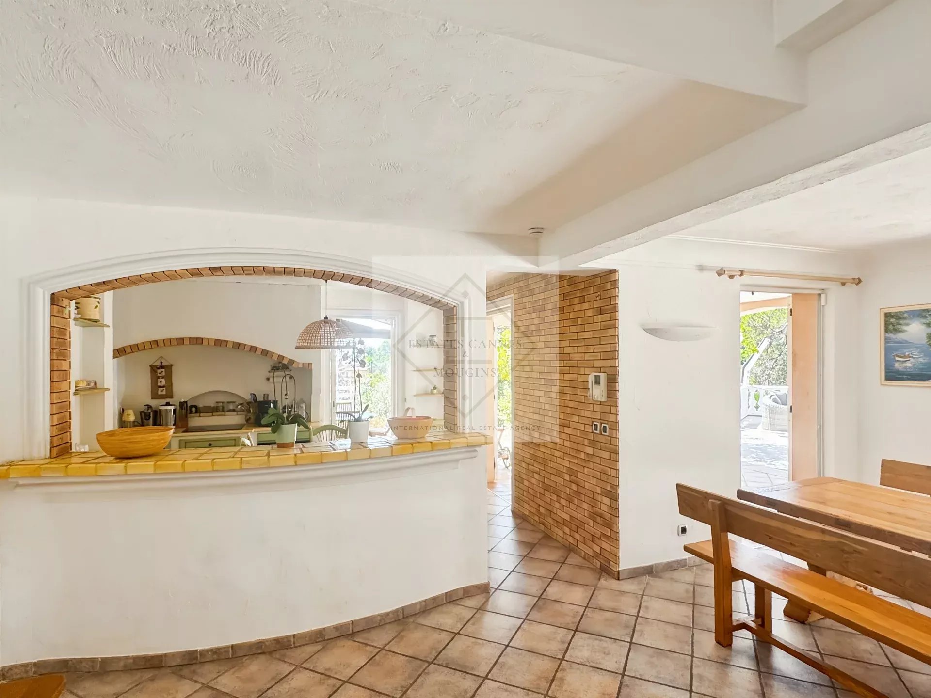 À VENDRE – VILLA DE CHARME VUE MER À ANTIBES, CALME ABSOLU — photo 20