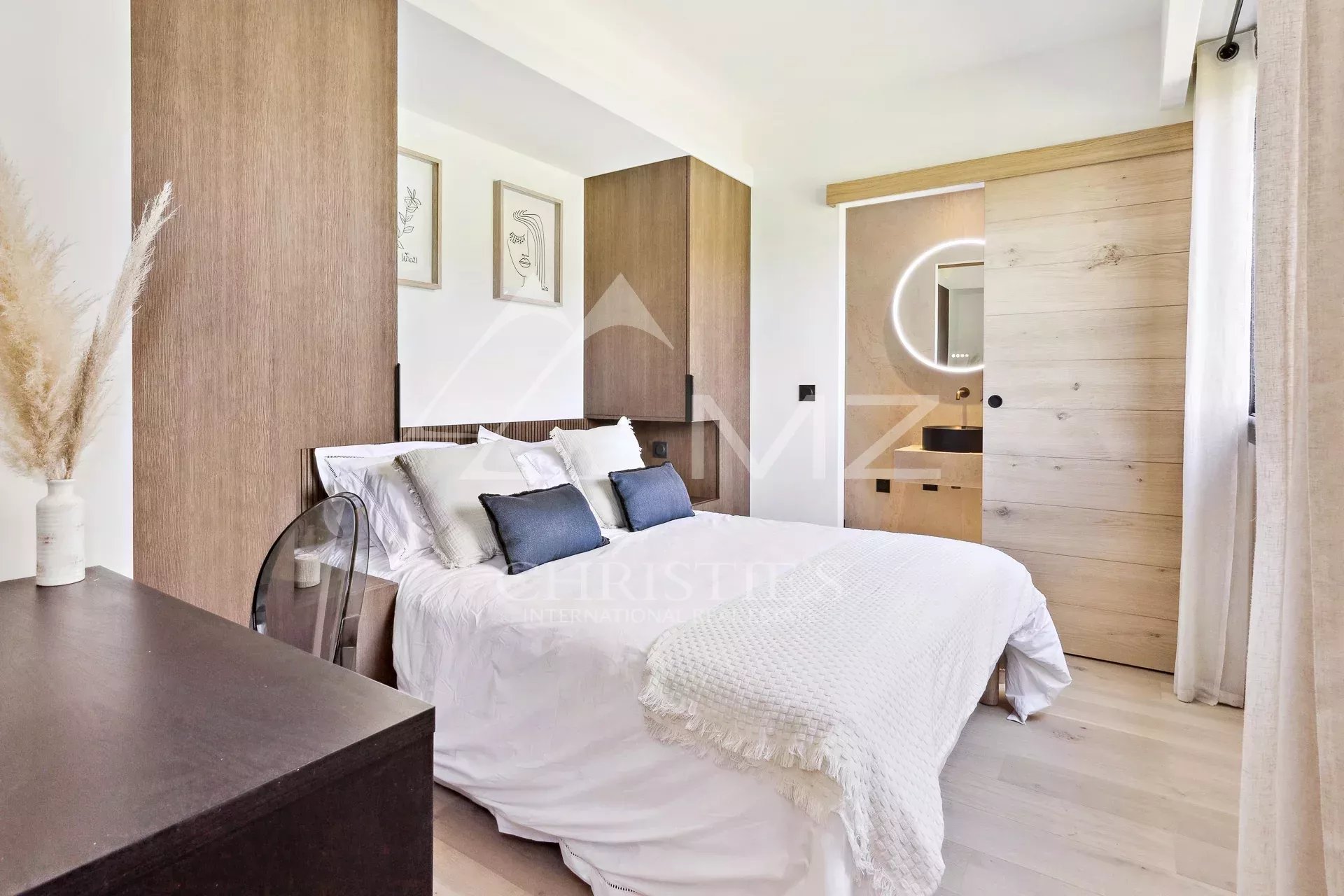 2 Bedroom Apartment/Flat's Image 8