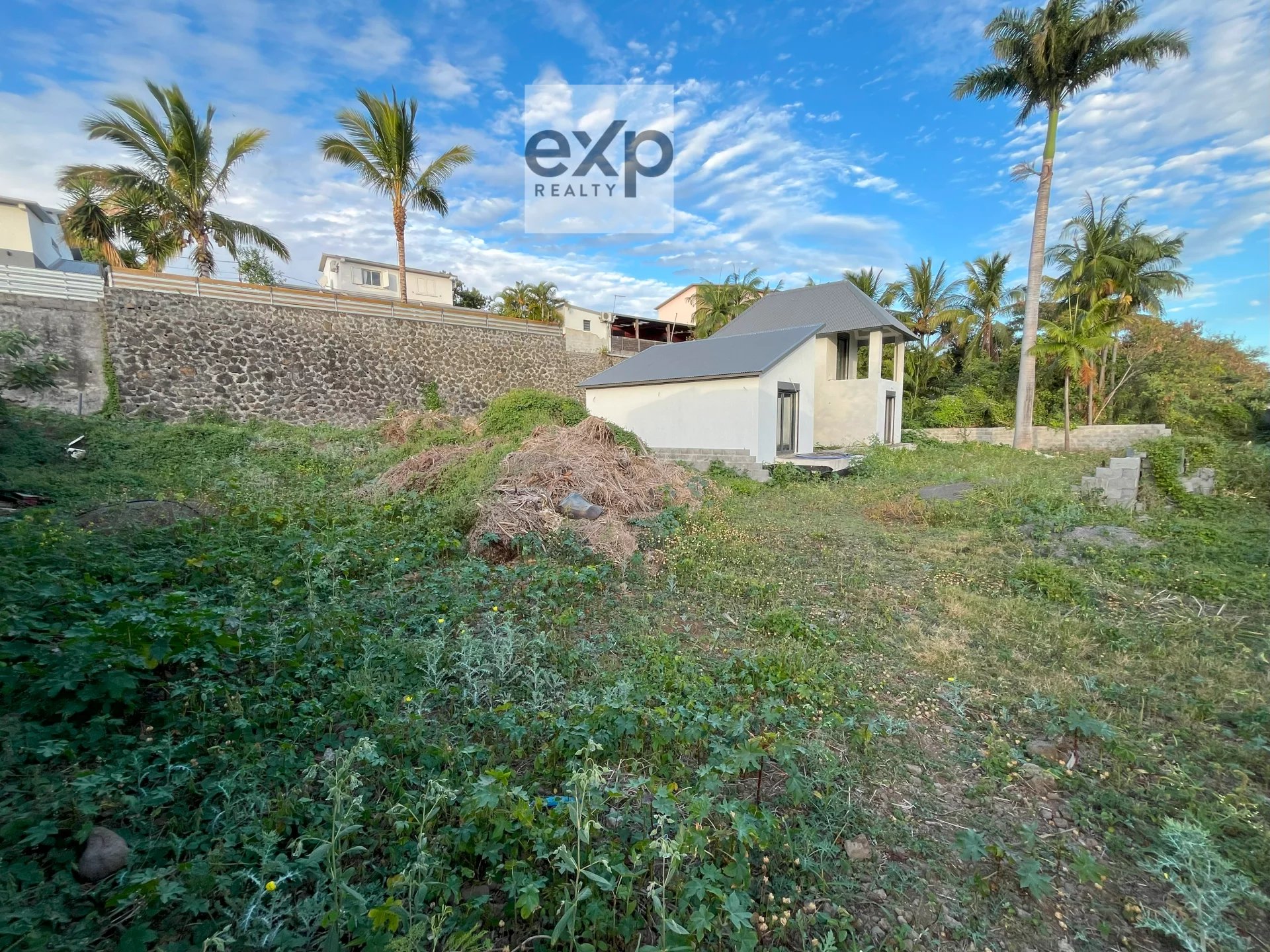 🏡 [BAISSE DE PRIX] Villa 112 m² à finir – Gros potentiel à Saint-Pierre