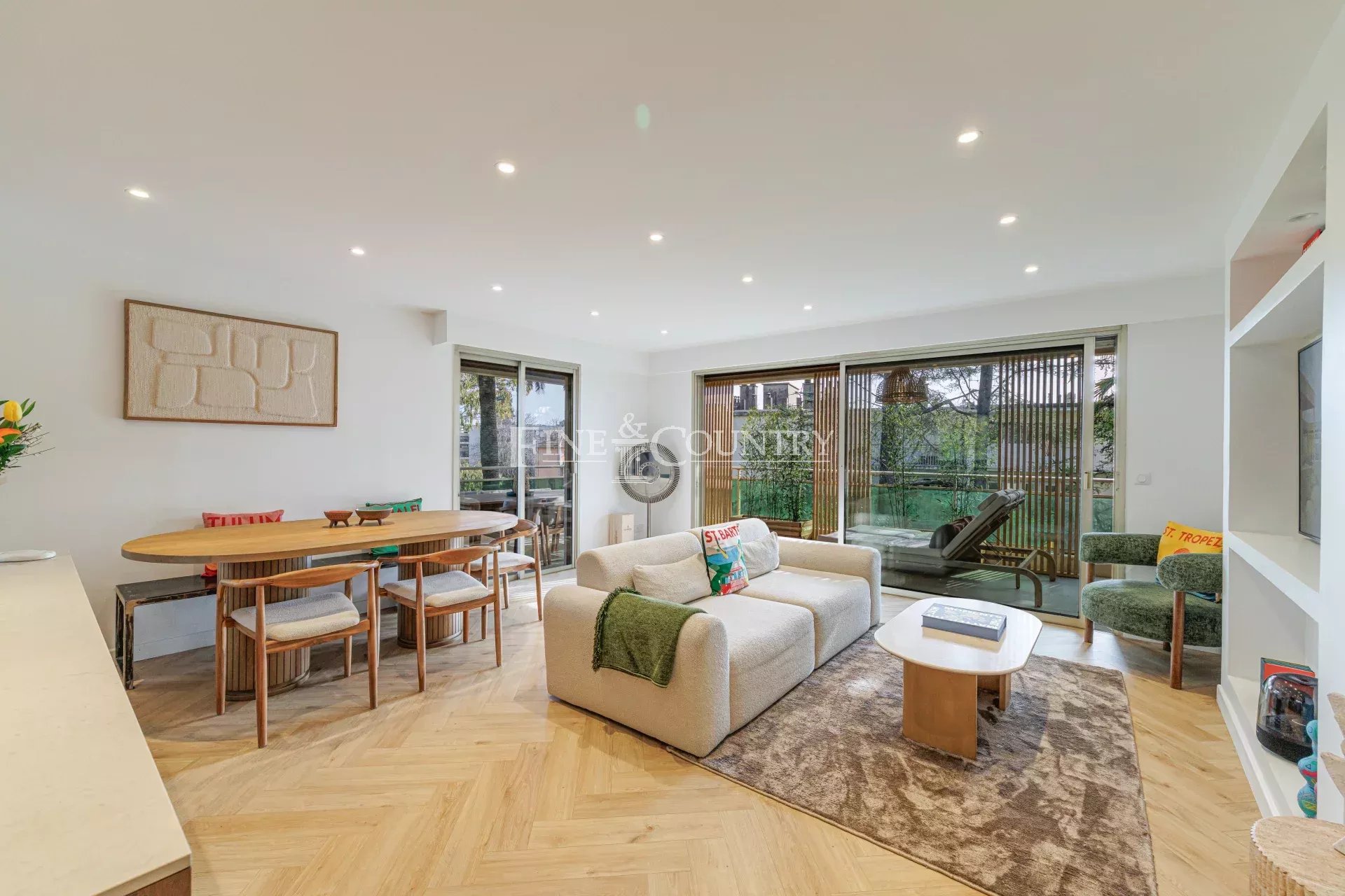 Photo of For Sale – 2-Bedroom Apartment – Cannes Montrose