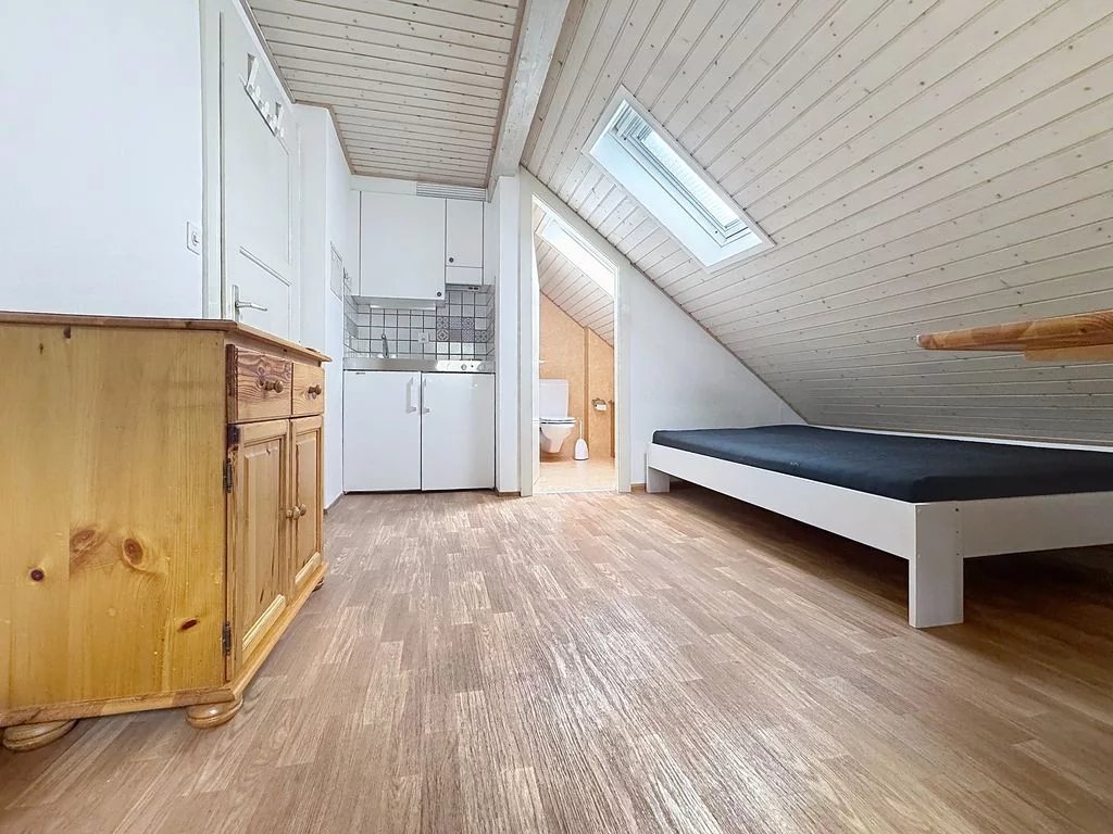 A louer à Sierre, charmant studio avec belle hauteur sous plafond - Photo 4