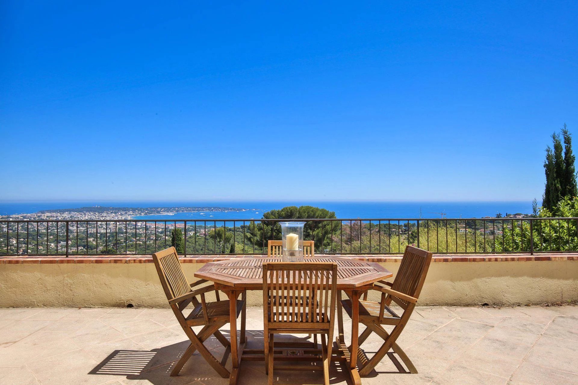 HEIGHTS OF GOLFE JUAN PROVENCAL VILLA PANORAMIC SEA VIEW