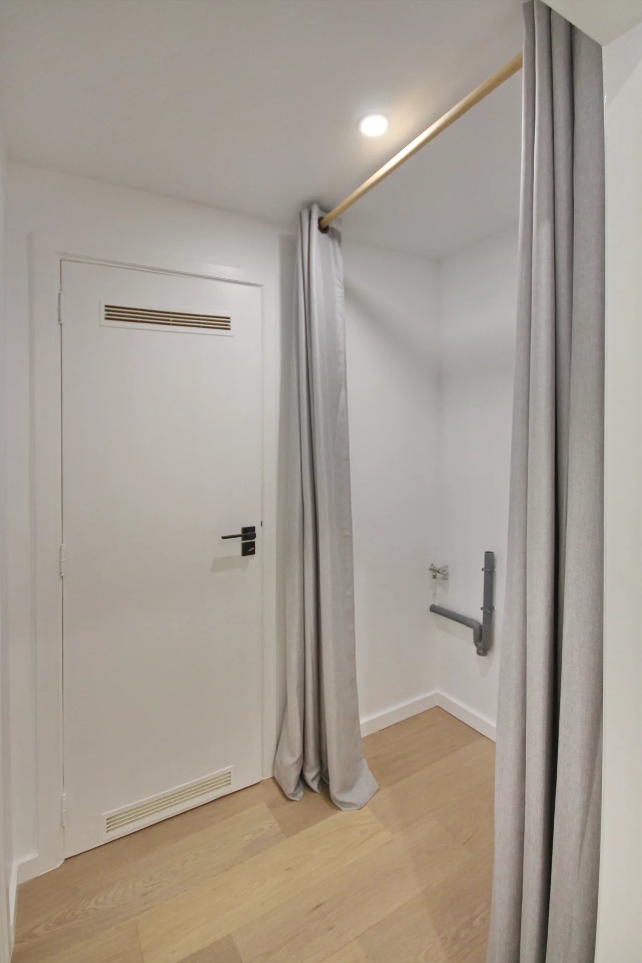 Ixelles, just steps away from the Châtelain area