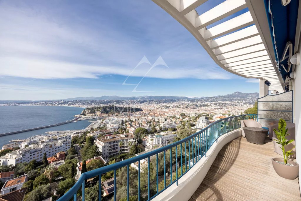 Apartment for sale in Nice — NICE - Mont Boron:Luxurious Apartment with Sea Views