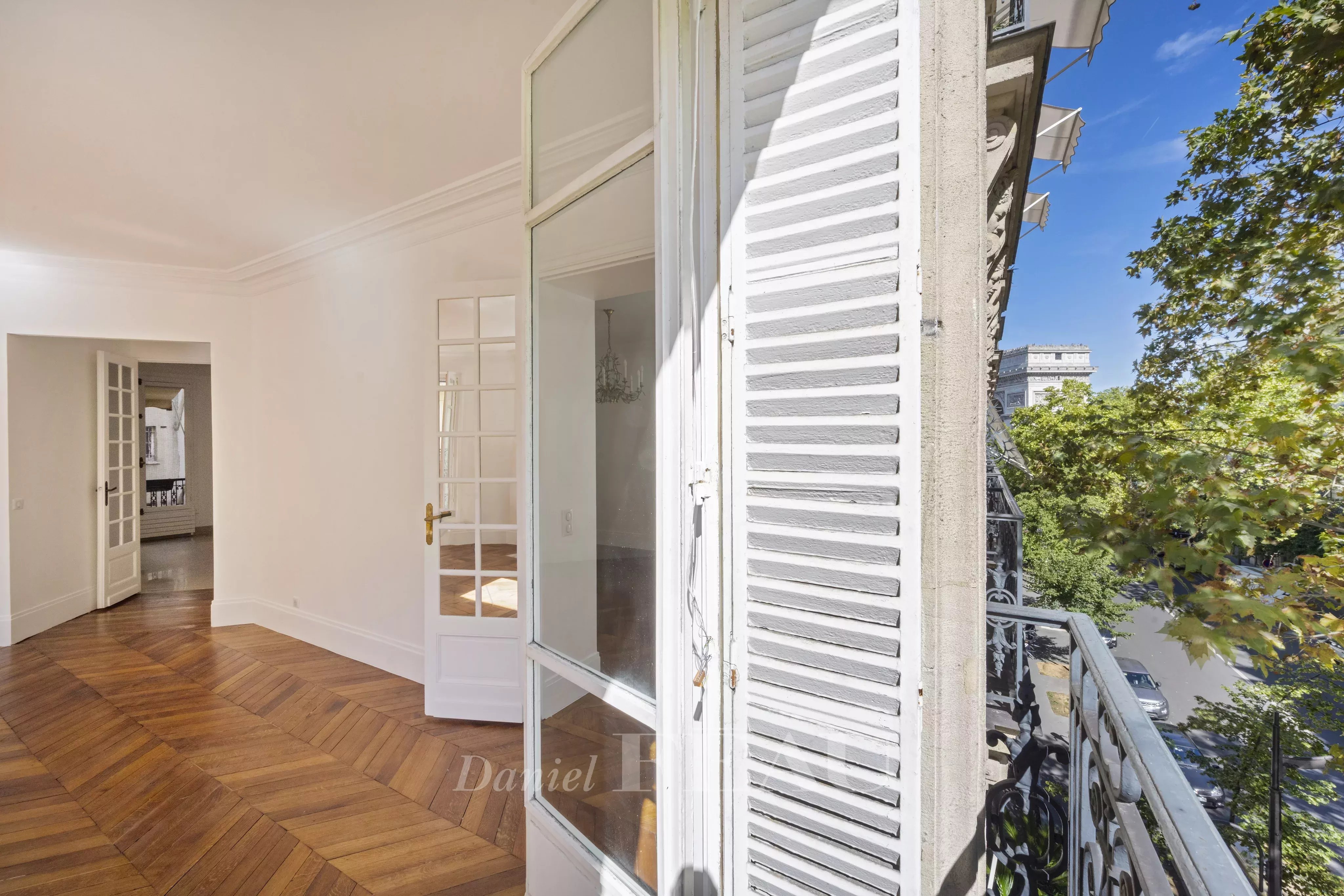 Sale Apartment Paris 16th