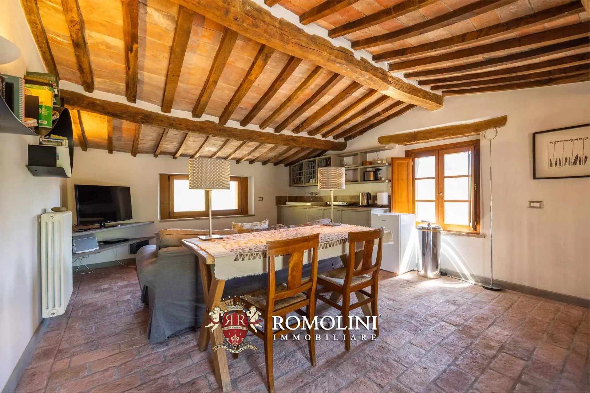 SANIERTER WEILER MIT SEEBLICK ZU VERKAUFEN IN ANGHIARI, TOSKANA