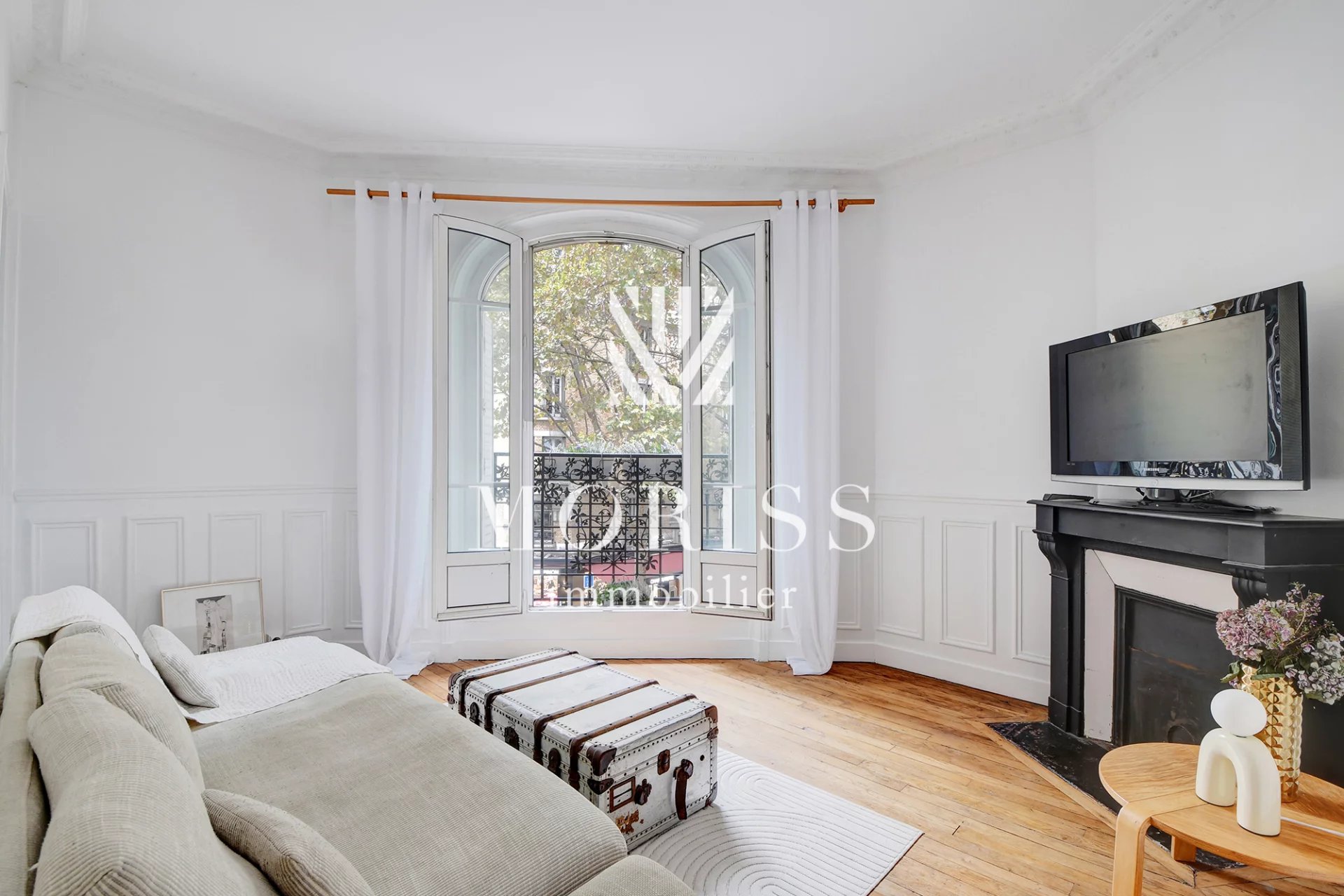 Clichy Place de la République - Appartement 3 pièces de 49 M2 - Image 1
