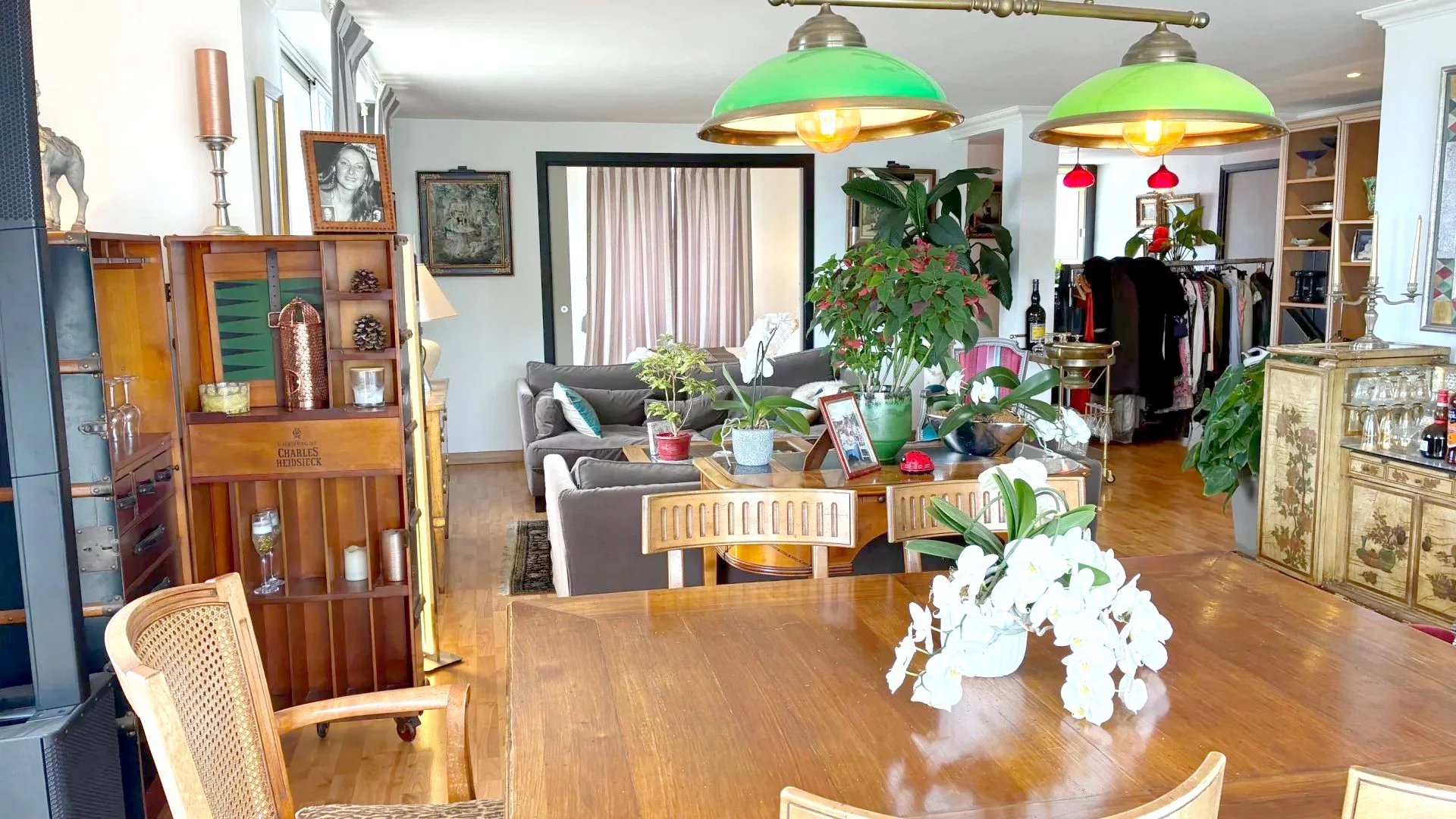Appartement lumineux avec vue sur la mer